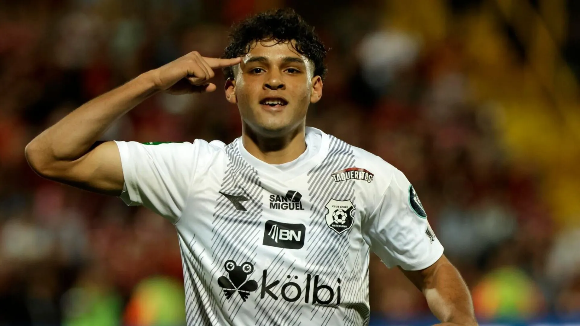 Andy Rojas en Herediano.