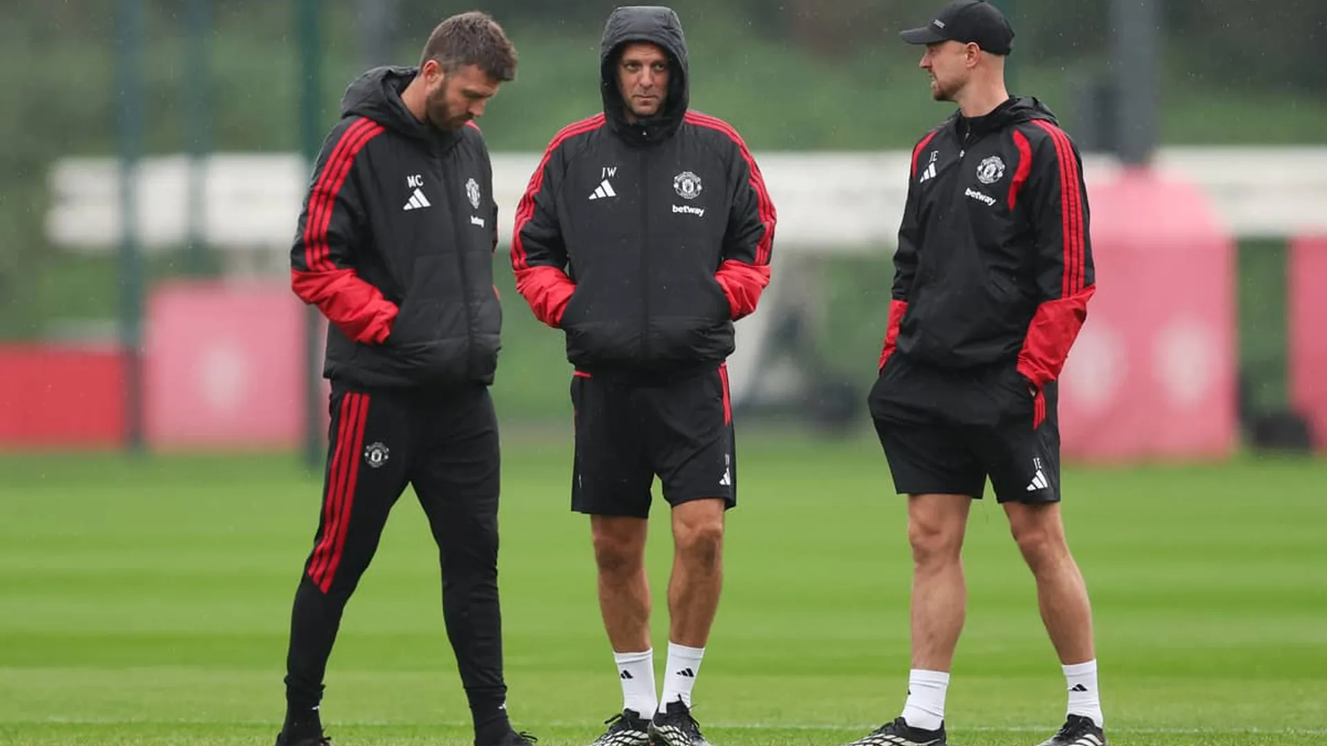 Manchester United: se espera que Michael Carrick dirija el entrenamiento del martes 27 de octubre