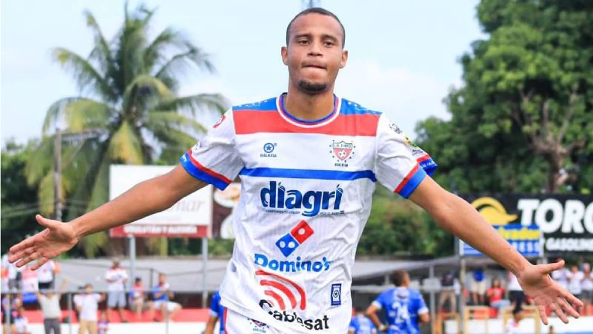 Ya tiene a su delantero: Real España firma a goleador brasileño que destacó en El Salvador