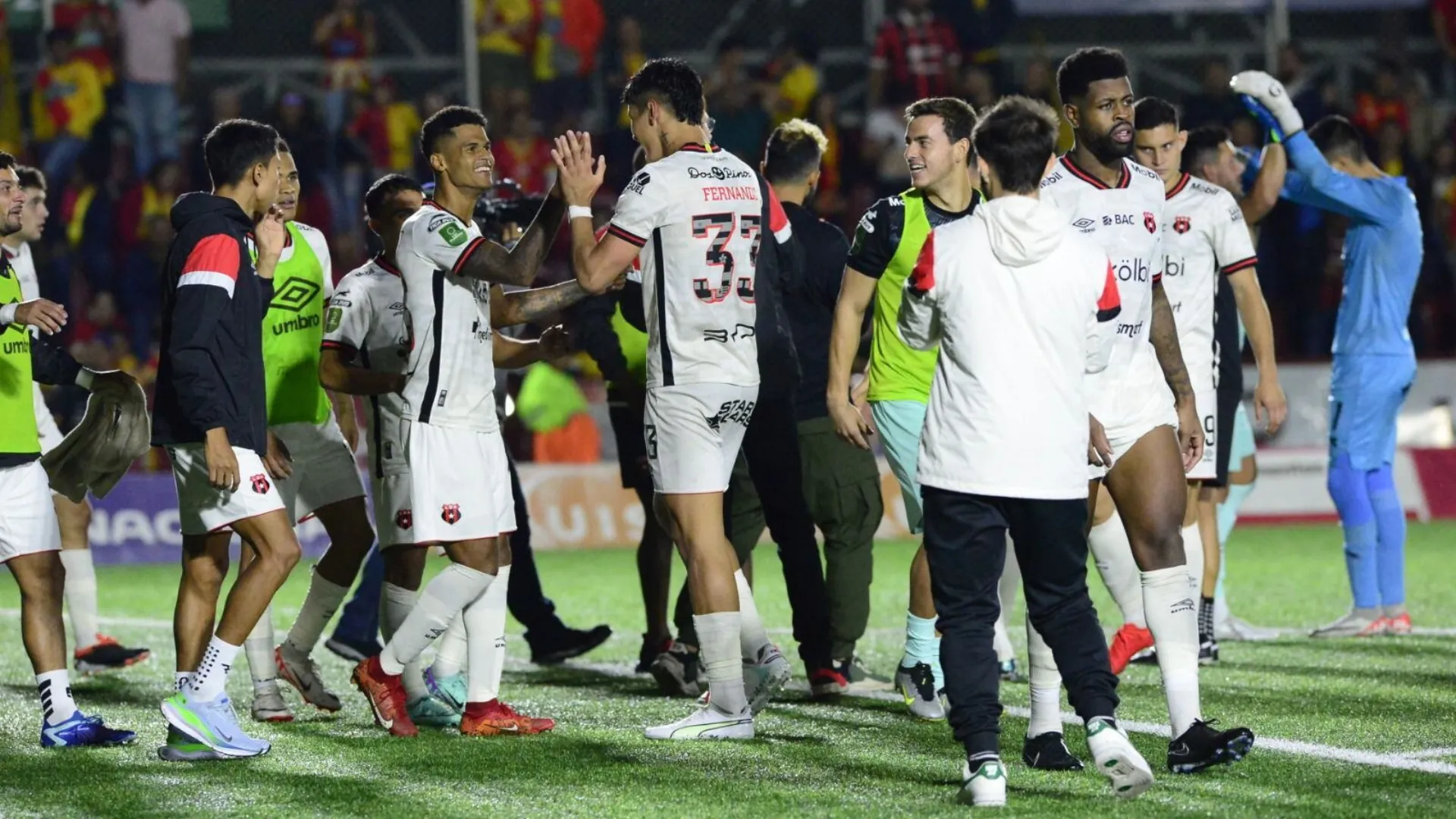 Alajuelense podría dejar ir a un jugador al fútbol argentino. (Foto: La Nación)