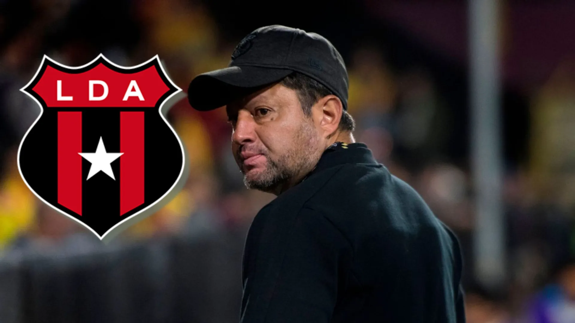 Jafet Soto muy molesto por la suspensión del partido. (Foto: ESPN)