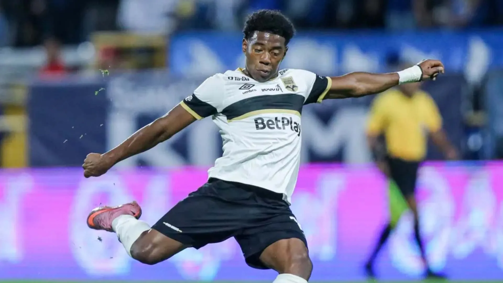 Dereck Moncada revela el motivo por el que rechazó la Premier League para fichar en el Lugano de Suiza