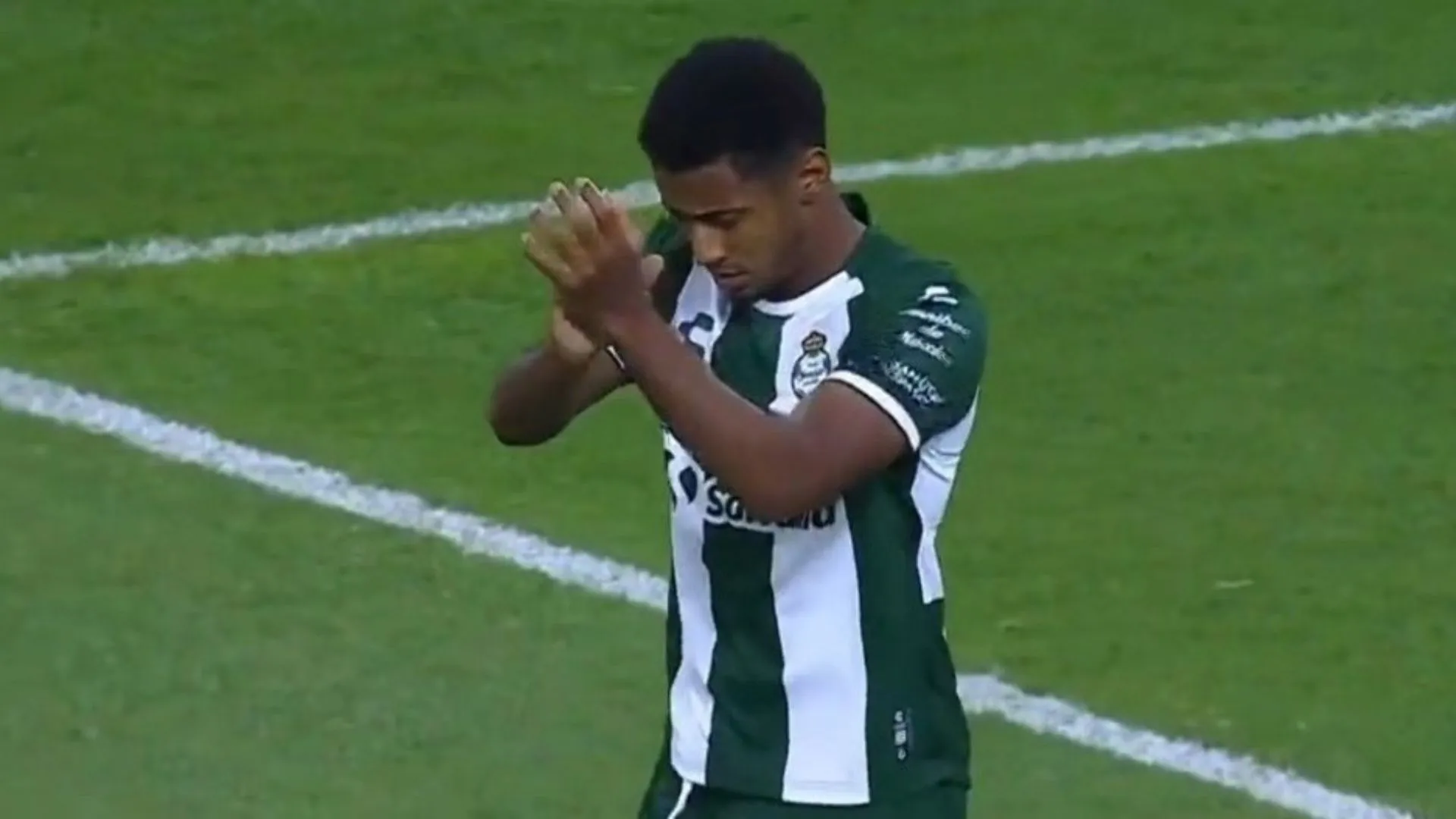 En Santos Laguna lo piden: Choco Lozano recibe la noticia que no esperaba escuchar
