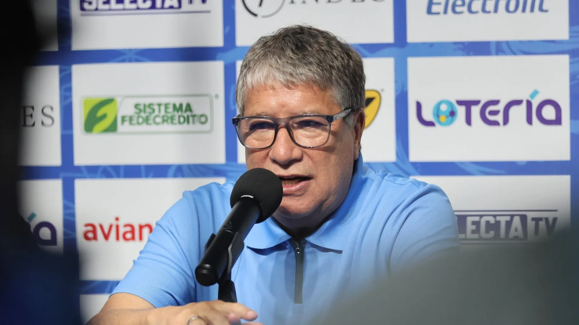 el salvador-la selecta-bolillo gomez-conferencia de prensa post surinam