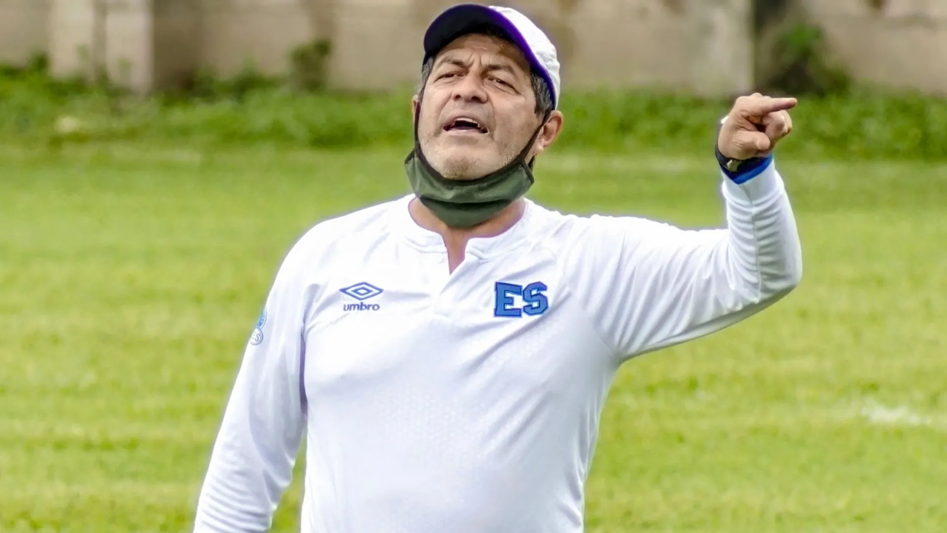 Selección de El Salvador | Hugo Pérez le lanzó una advertencia a sus dirigidos