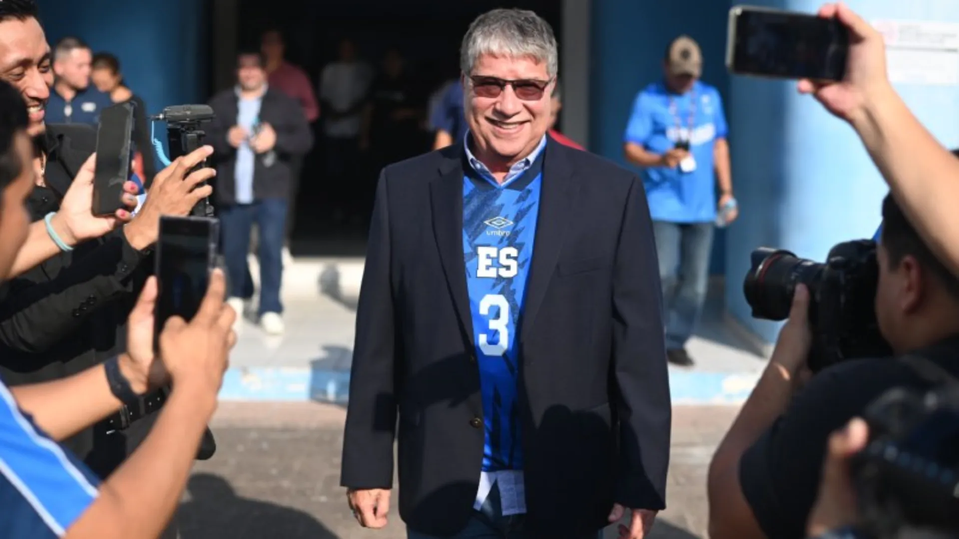 Hernán El Bolillo Gómez llamó a tres jugadores más a la Selección de El Salvador