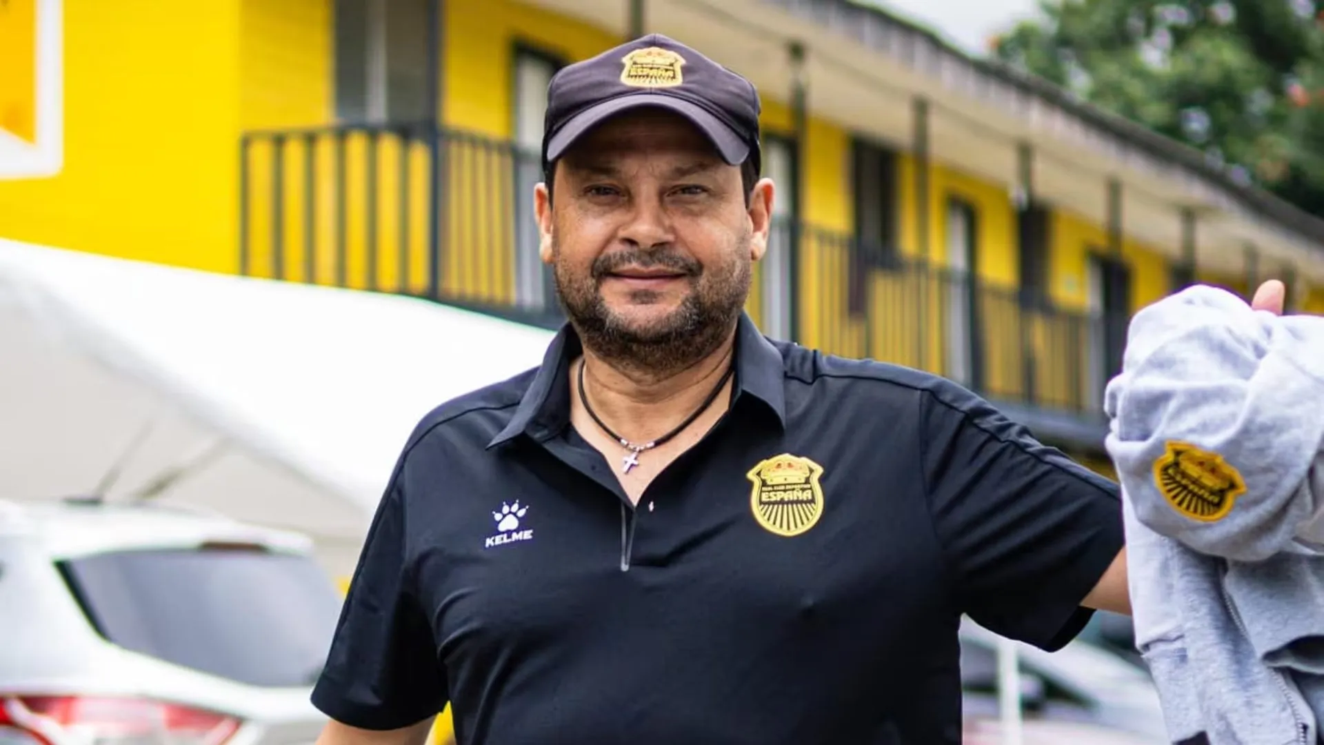 Jeaustin Campos sorprende en Honduras y se ausenta del partido de Real España entre rumores que lo ponen en Alajuelense