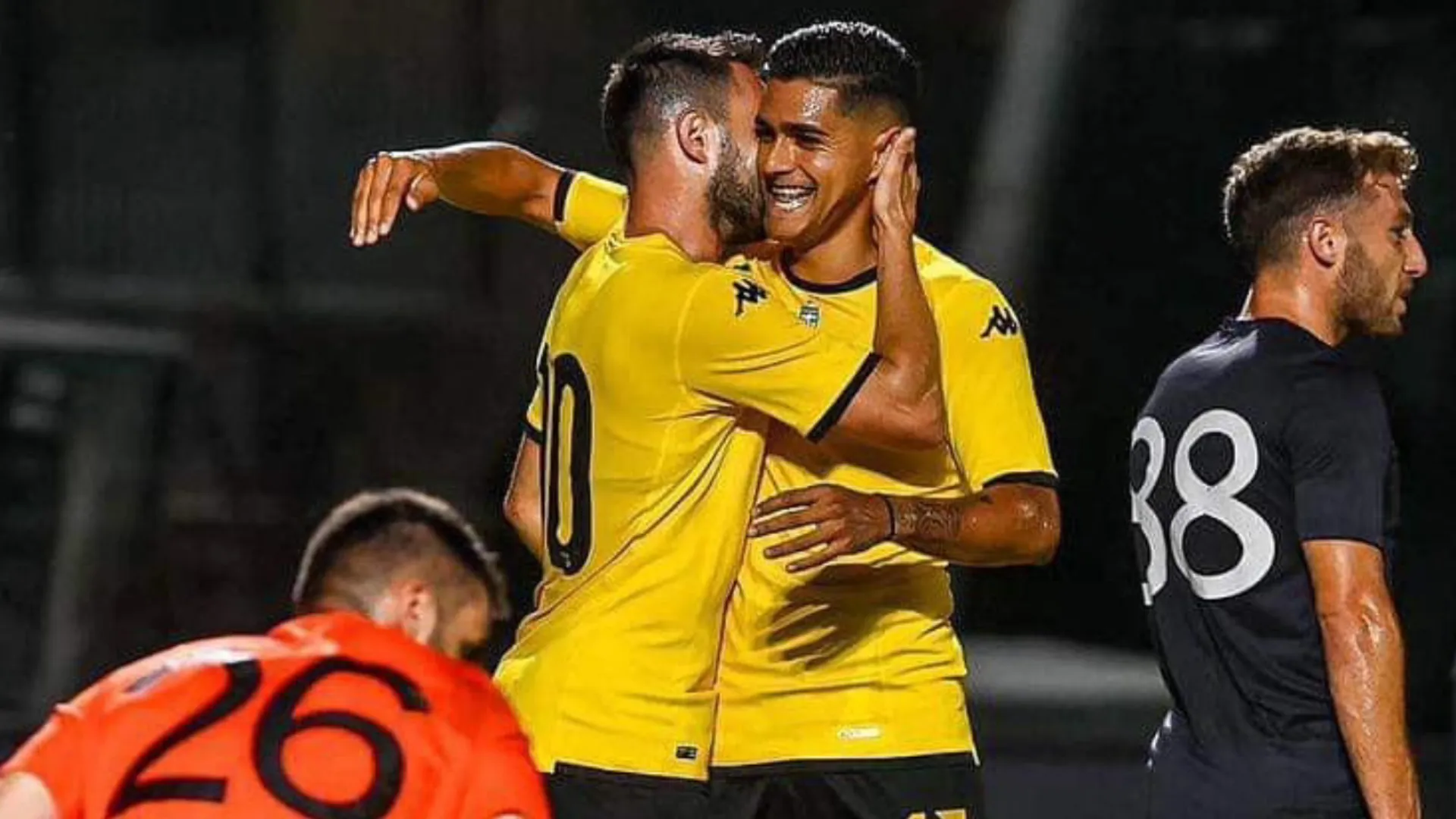 Gol y asistencia de Luis Palma en el triunfo de Aris
