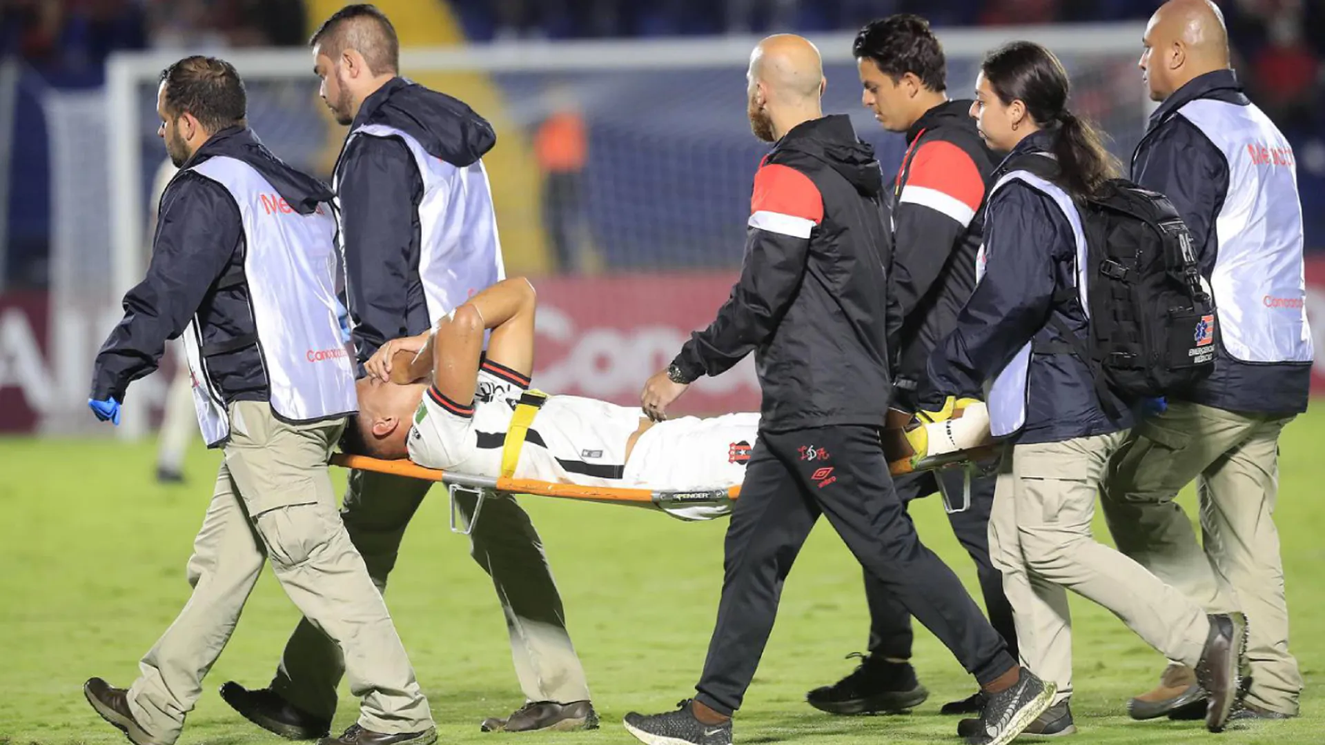 Jugador de Alajuelense sufre lesión grave y se pierde lo que resta del torneo