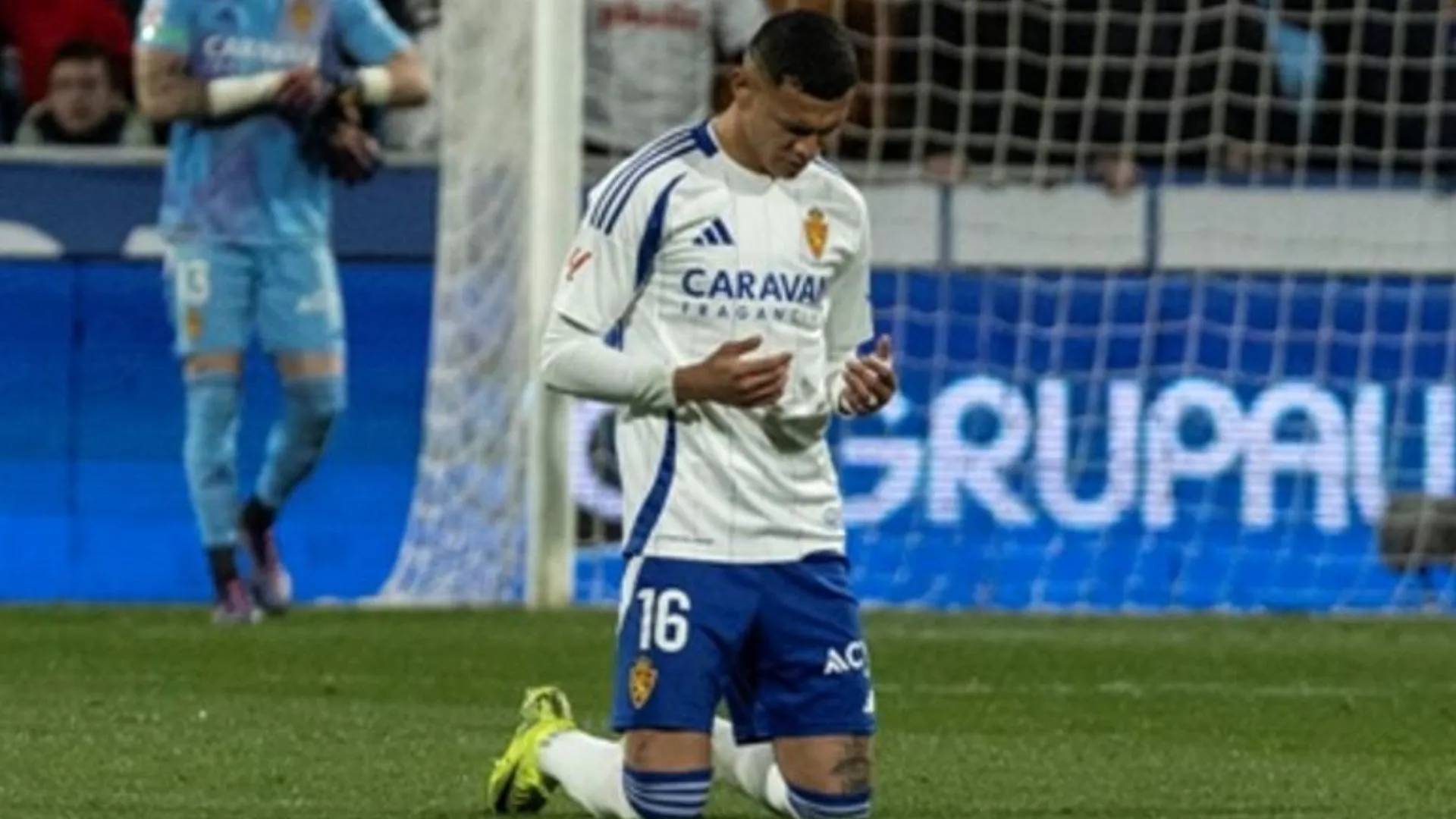 El gesto de Kervin Arriaga que enamora al Real Zaragona y que es aplaudido en Honduras