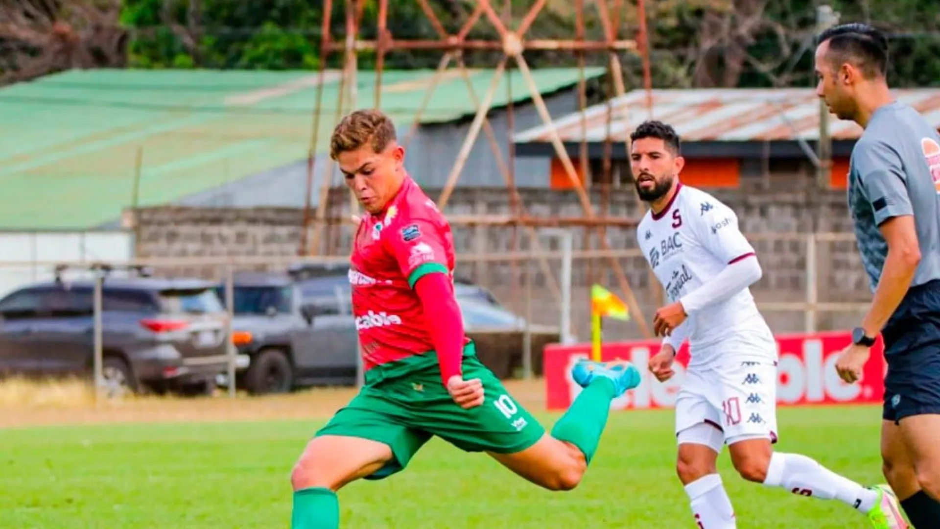 Yosimar Arias: "Saprissa no necesita jugadores que engañen a los árbitros"