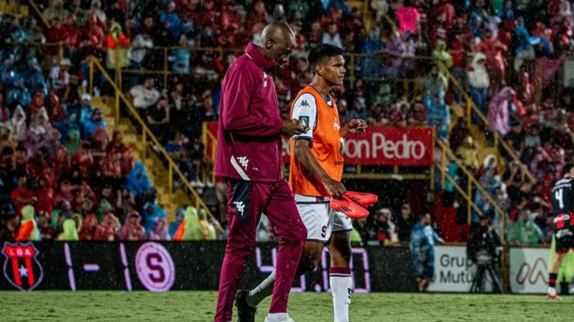 Un campeón con Saprissa se va a otro club.