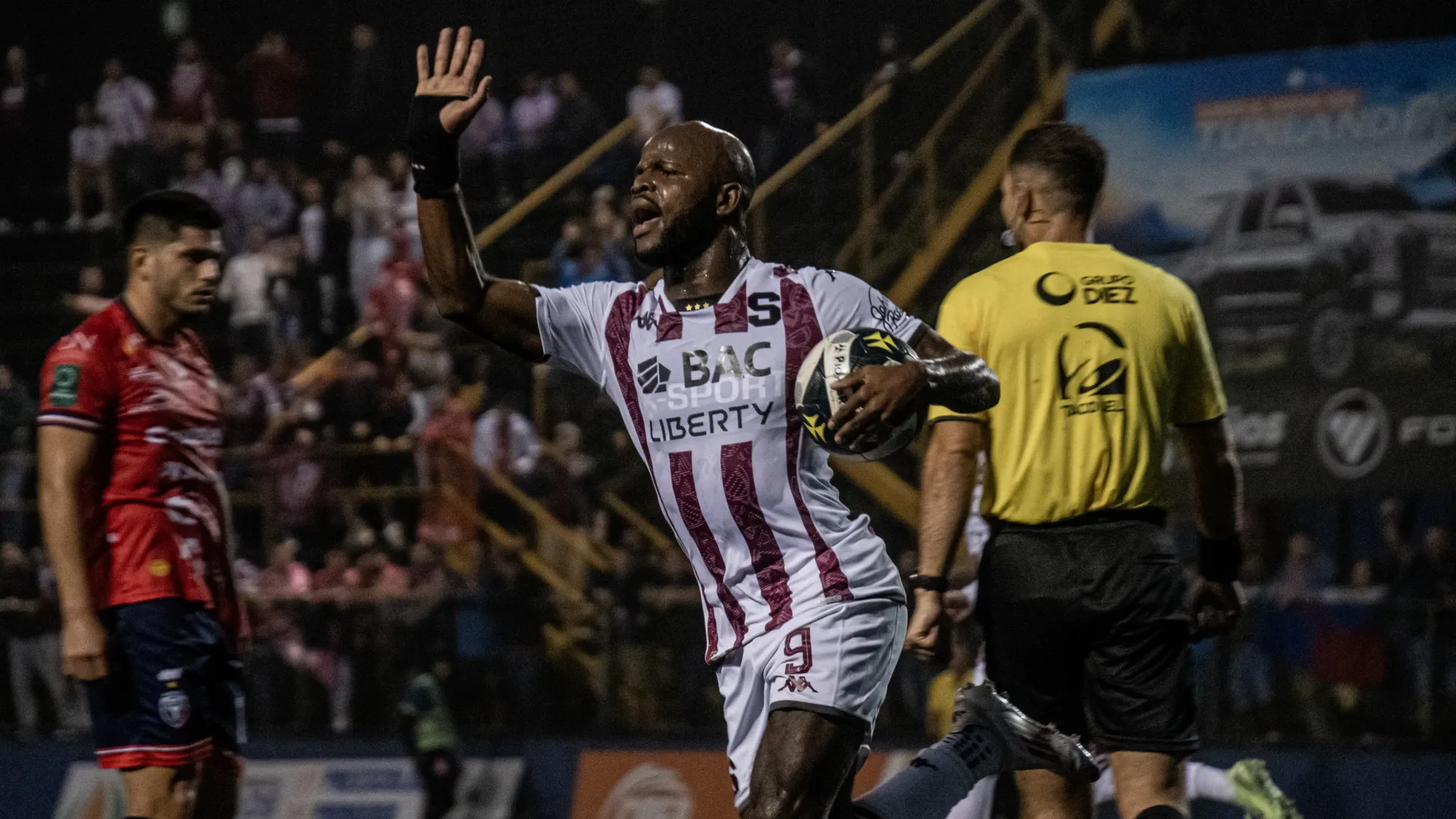 Javon East destacado por su nivel en el Apertura 2024.