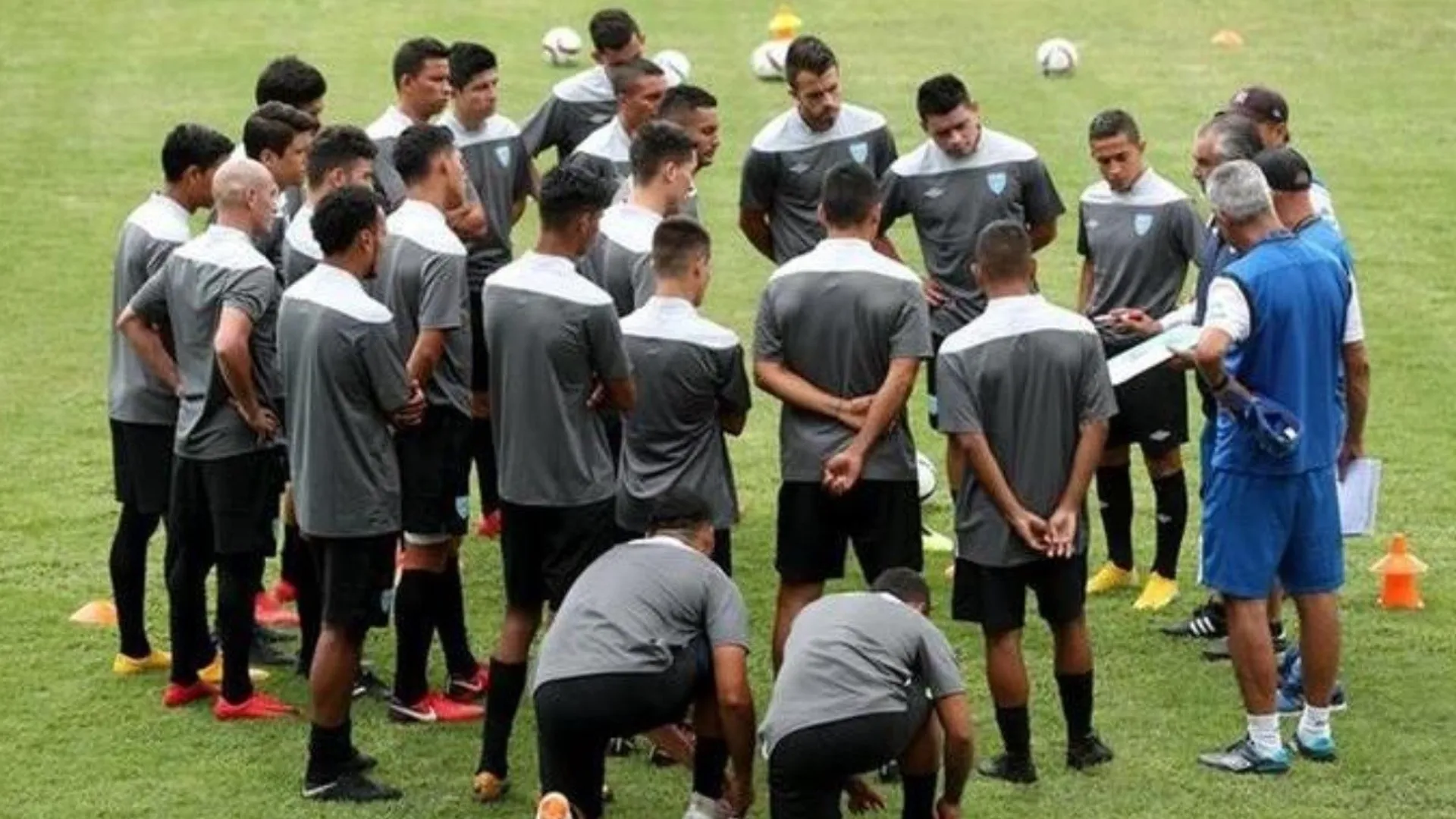 Sorpresa en la convocatoria bicolor para visitar a Israel