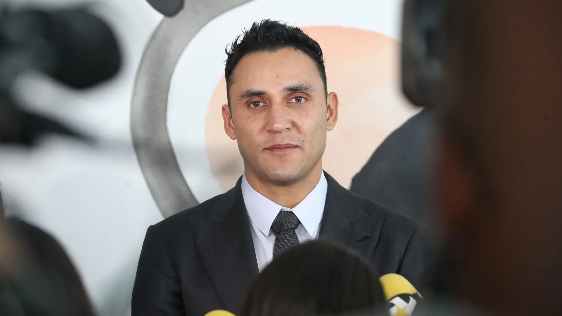 Caballos, bienes raíces y fundaciones: así es la fortuna que Keylor Navas guarda fuera de Costa Rica