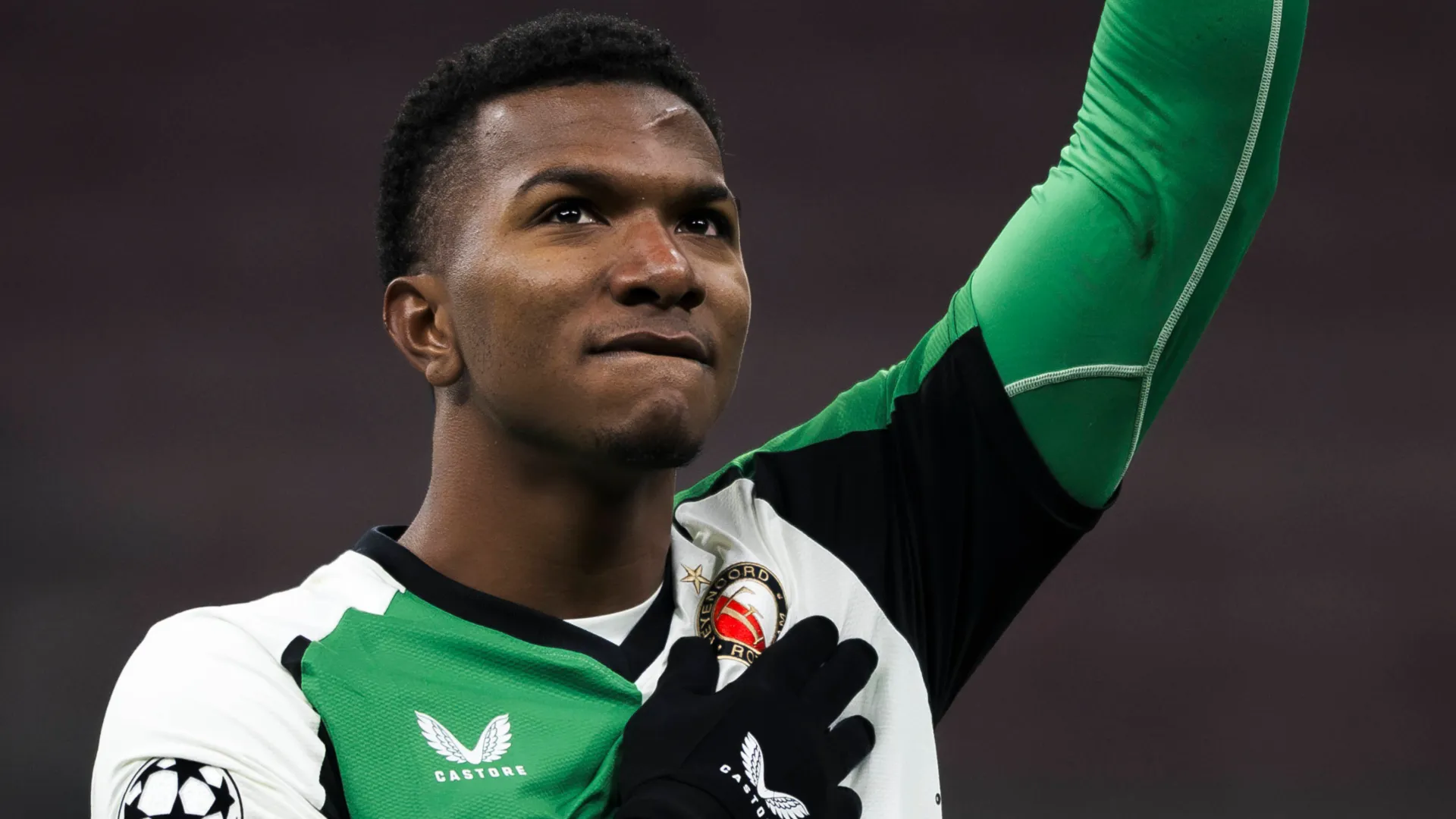 Se define su futuro: Jeyland Mitchell, entre dos gigantes de Europa
