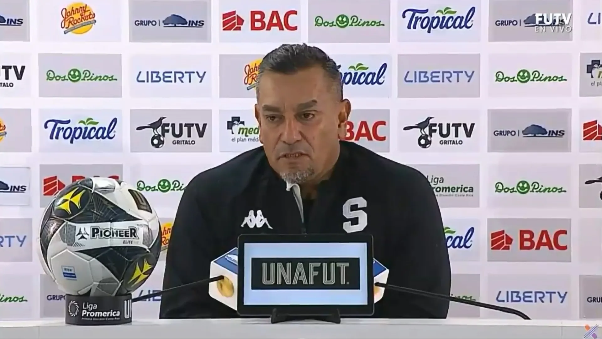 José Giacone le hizo un pedido al director deportivo de Saprissa.
