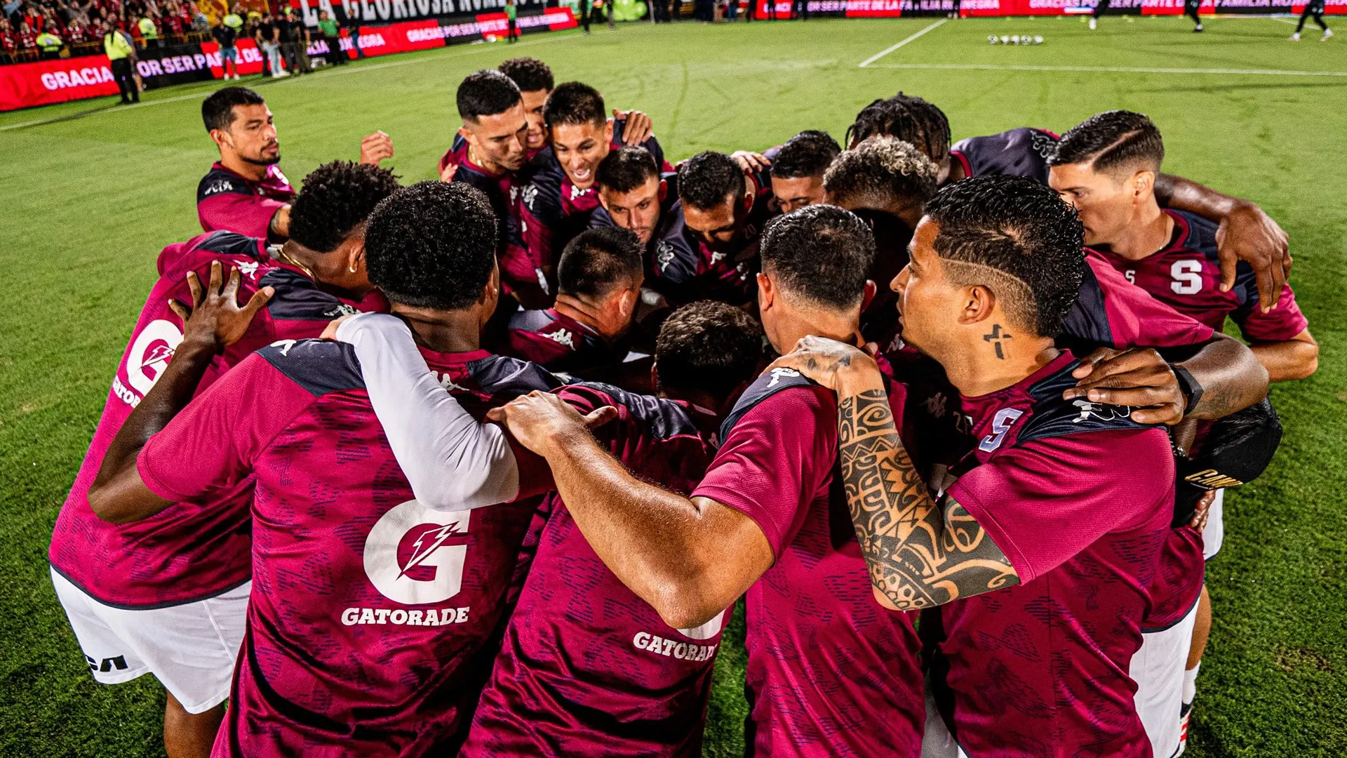 Ex Saprissa regresa de Europa a Costa Rica.