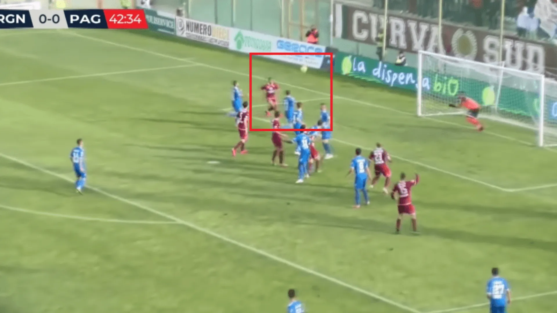 ¡Por poco! Rigoberto Rivas convirtió para Reggina, pero se lo anularon