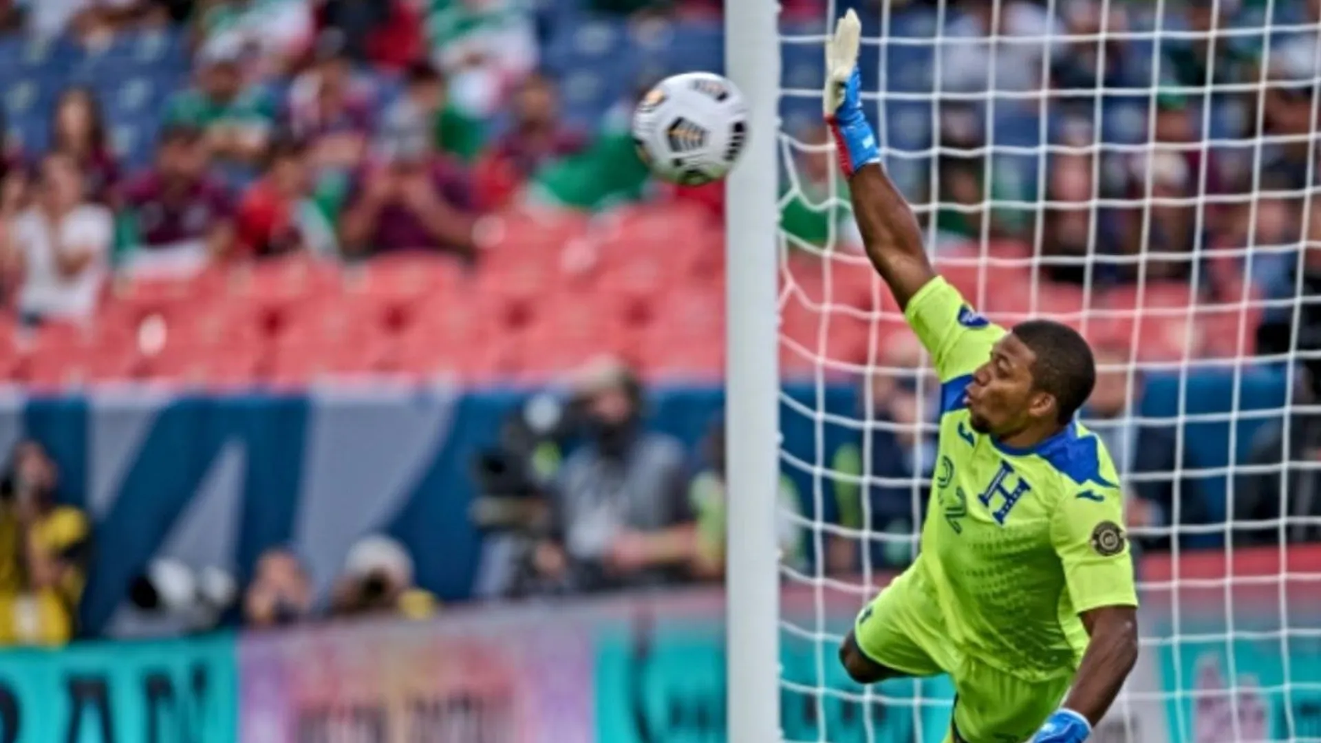 Luis Buba López se quedó con el Premio al Mejor Portero de la Liga de Naciones de Concacaf