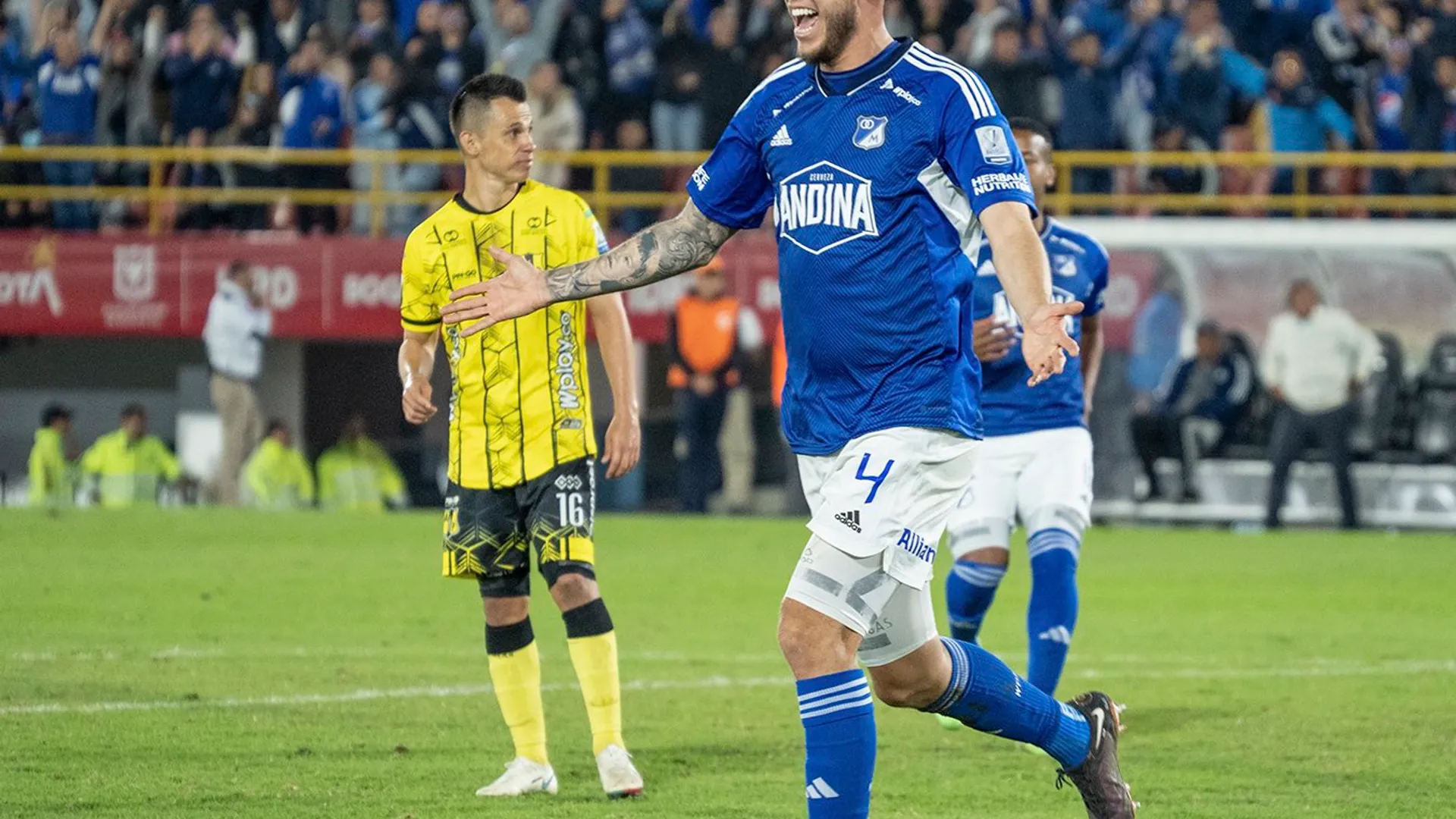 Desde Colombia se rinden ante Juan Pablo Vargas y piden su renovación