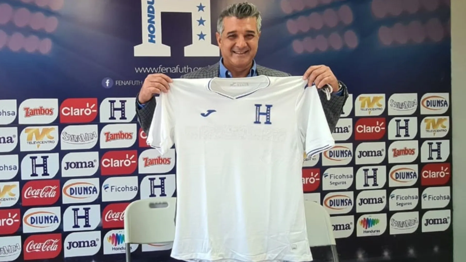 La Selección de Honduras presenta a Diego Vásquez