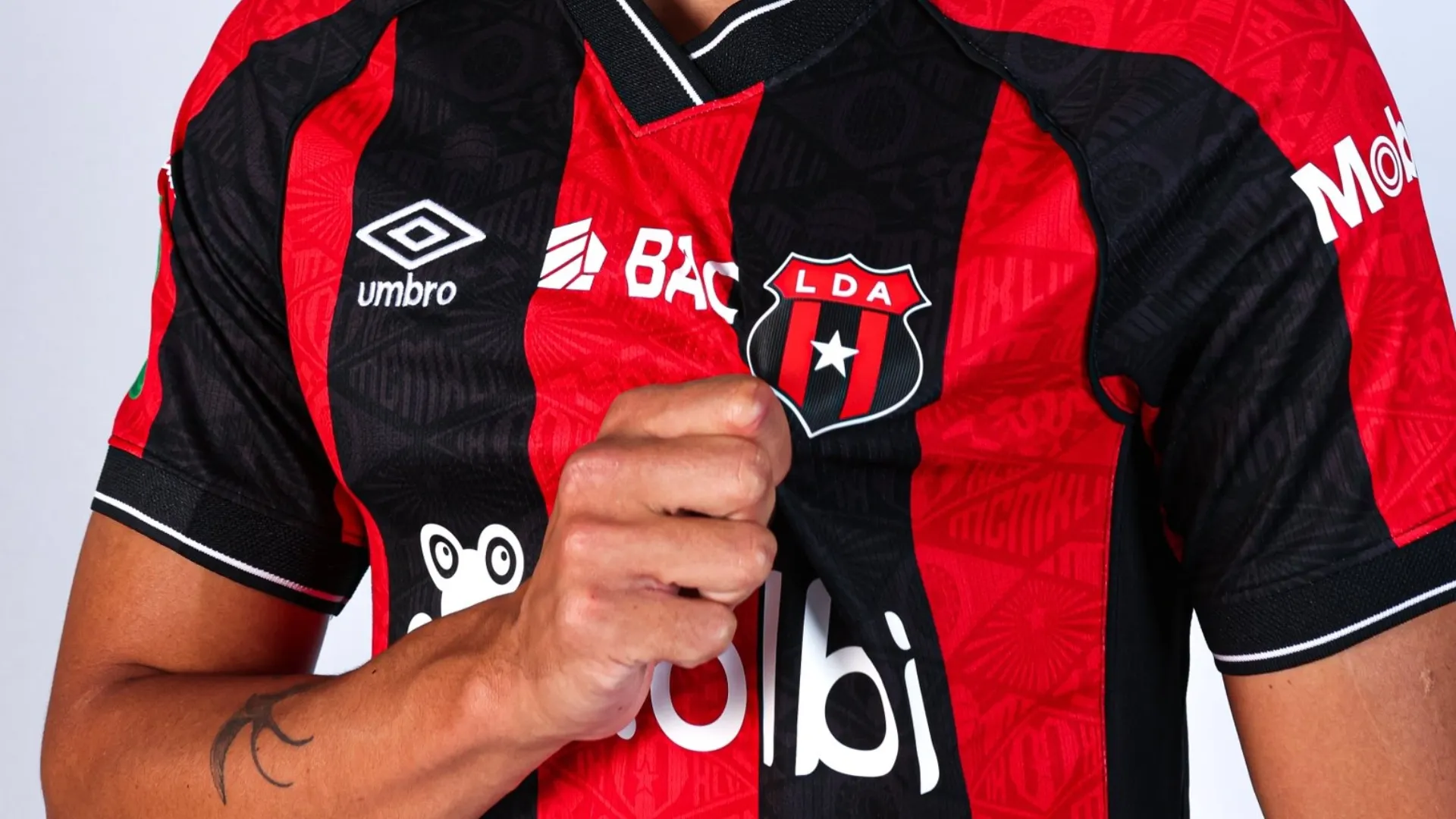 Alajuelense podría perder el fichaje que tanto busca.