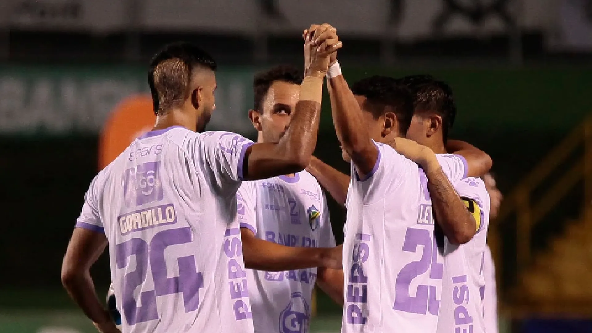 Jugador de Comunicaciones se mete en polémica antes del Clásico