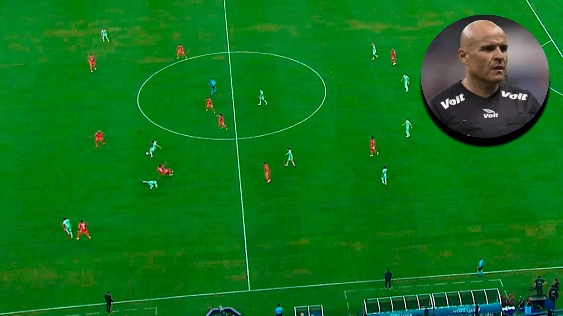 Ex-árbitro mexicano afirma que México recibió ayuda arbitral ante Panamá