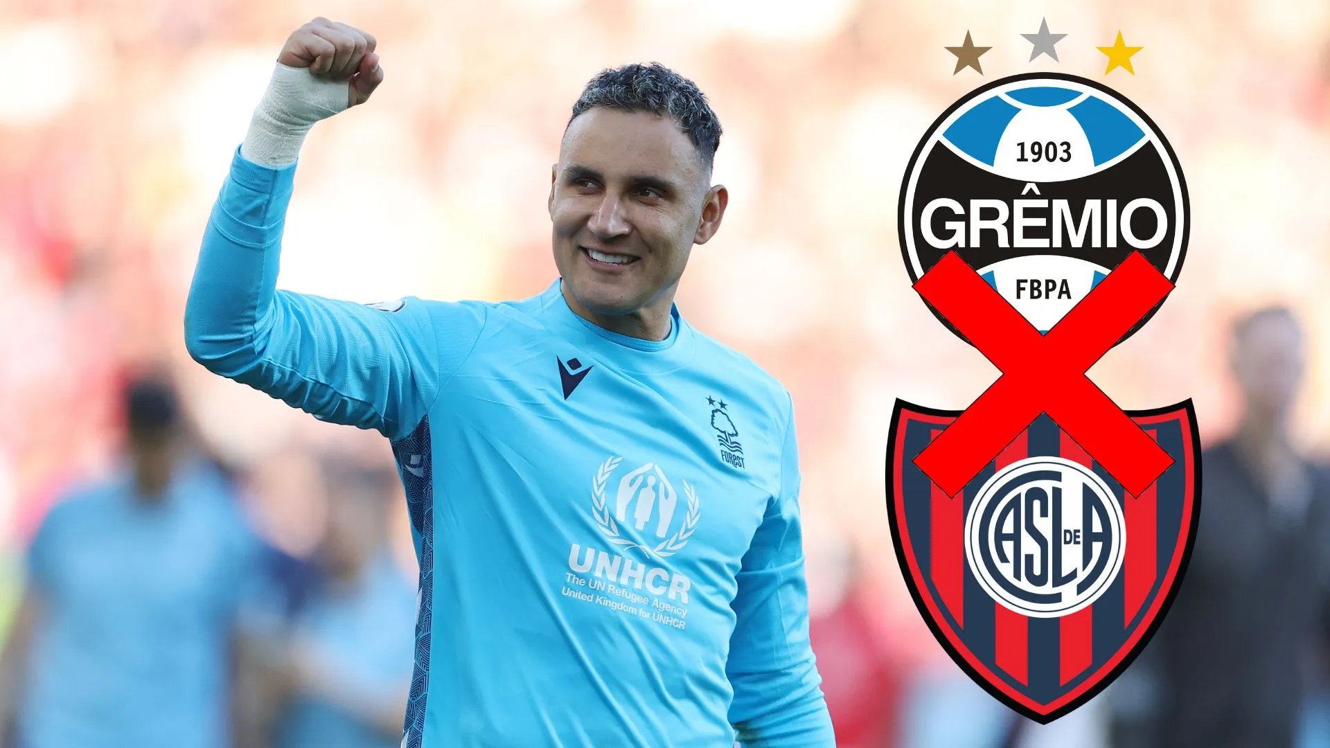 Keylor Navas con la camisa de Nottingham Forest.