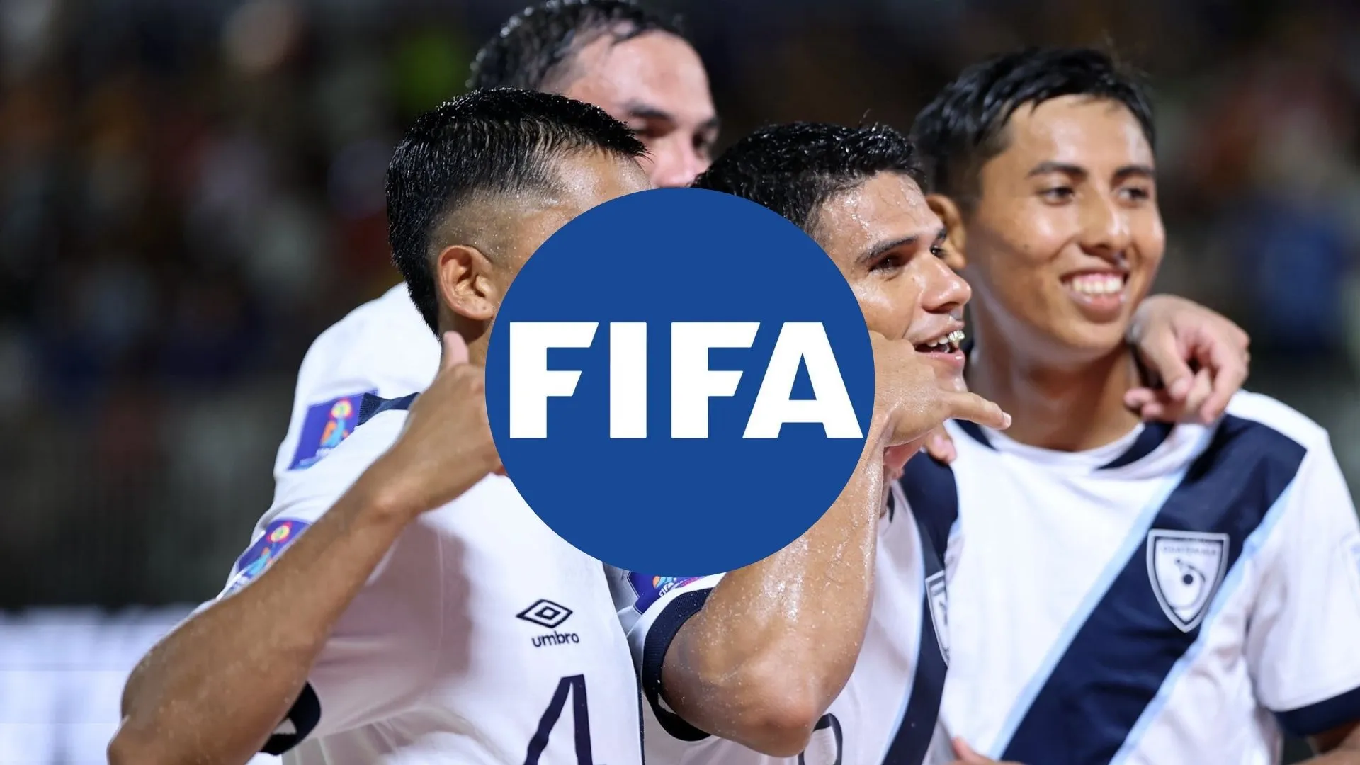 logo de la fifa y festejo de gol de guatemala