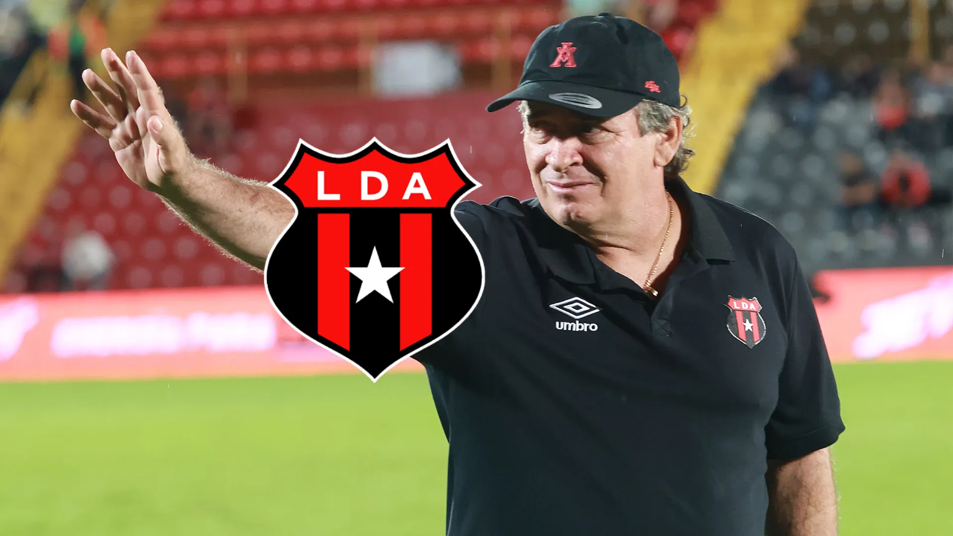 machillo ramirez-alajuelense-saluda