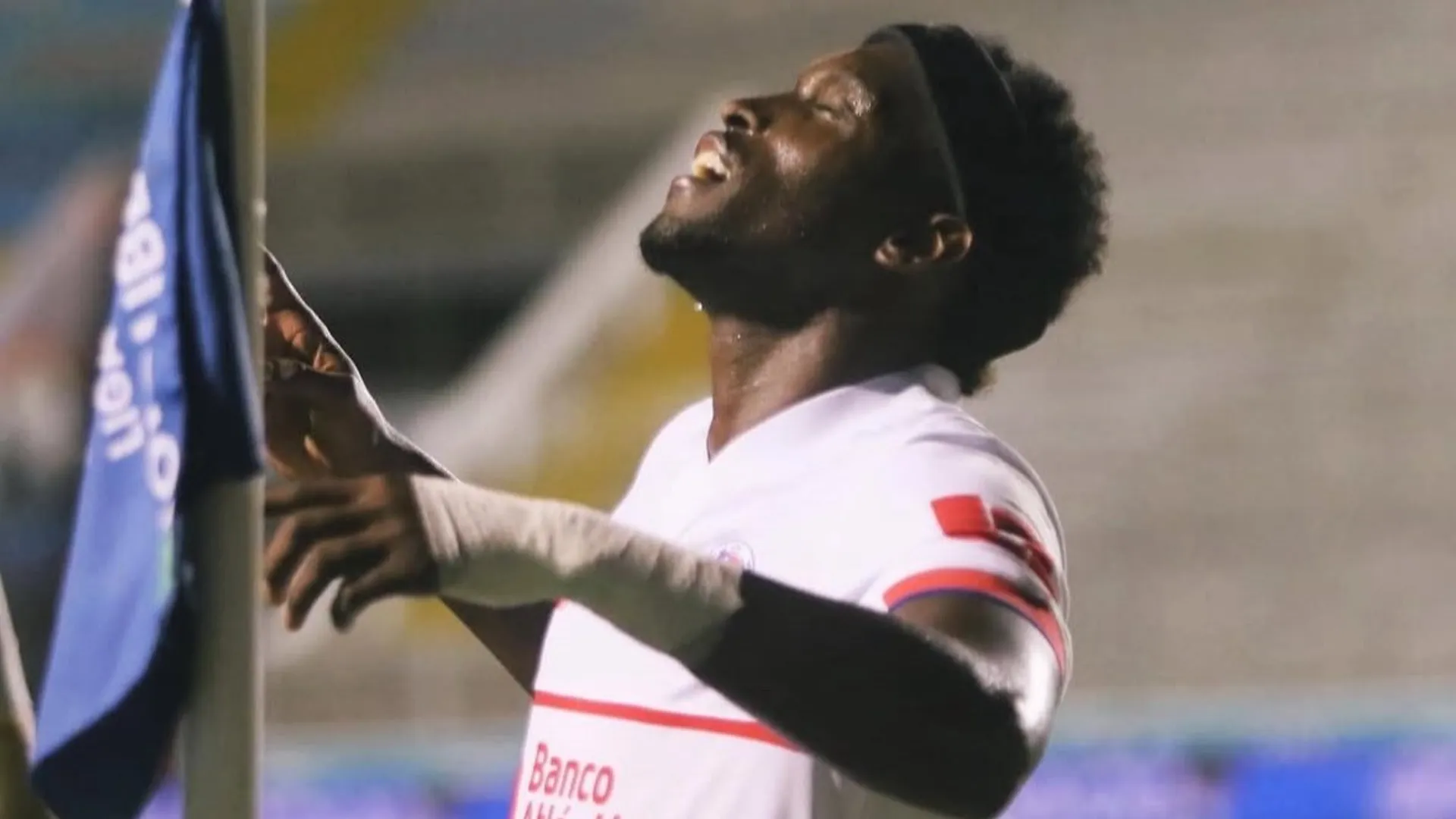 Alberth Elis sorprende a todos y deja caer de forma inesperada una bomba en Olimpia