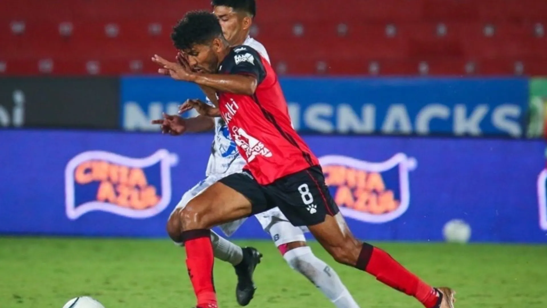 Alajuelense sigue invicto y toma la cima de la clasificación