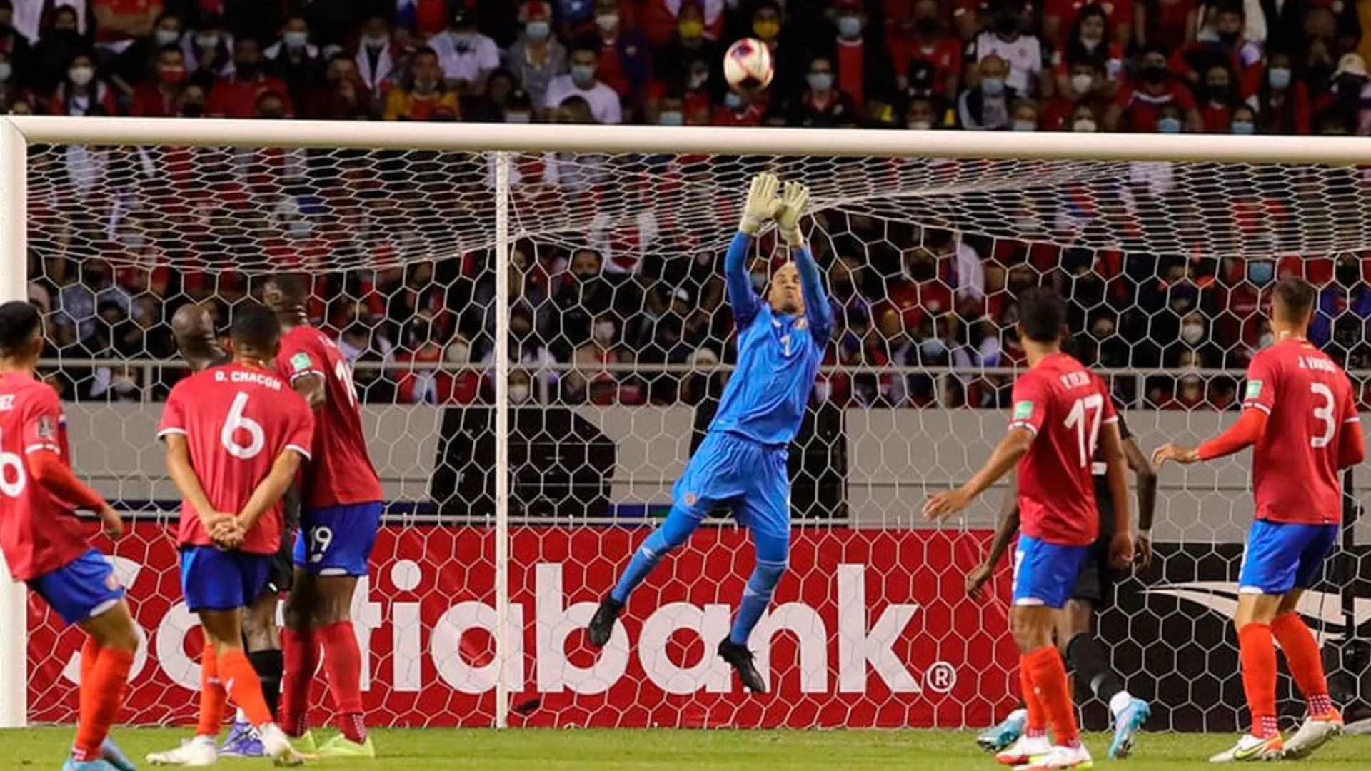 Yeltsin Tejeda se rinde ante el compromiso y la grandeza de Keylor Navas