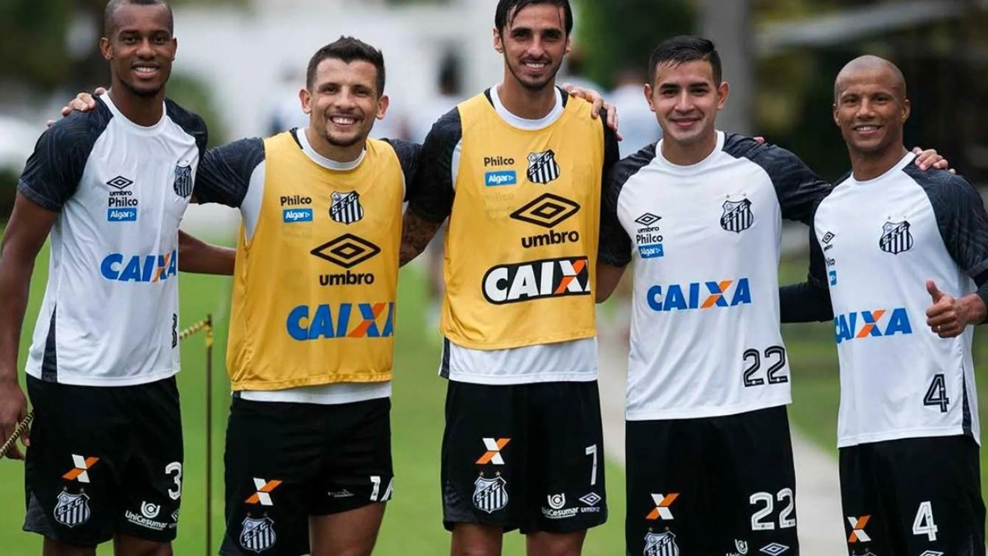 Bryan Ruiz fue inscrito pero no jugó contra Botafogo