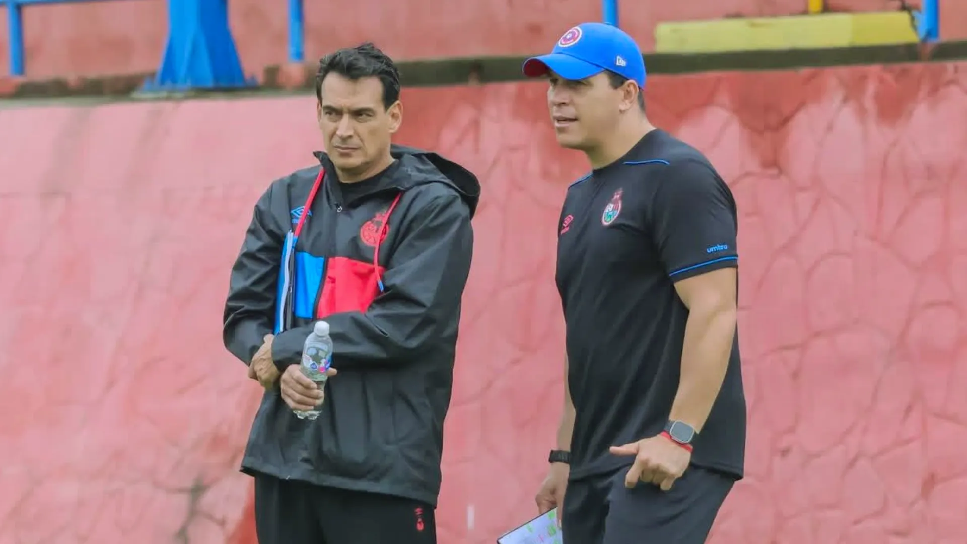 A contramano de la afición: Mario Acevedo y Dwight Pezzarossi toman su primera decisión fuerte en Municipal