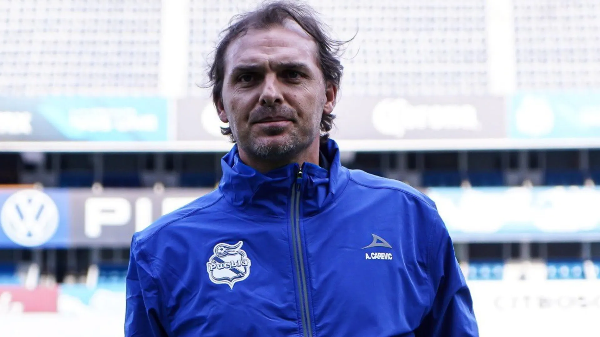 Inteligencia artificial predice si Andrés Carevic volverá a Costa Rica tras fracasar en México