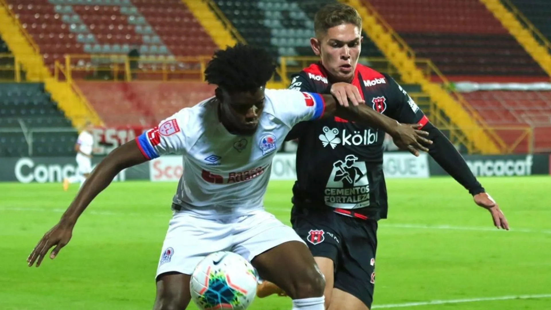El intercambio de mensajes entre Alajuelense y Olimpia