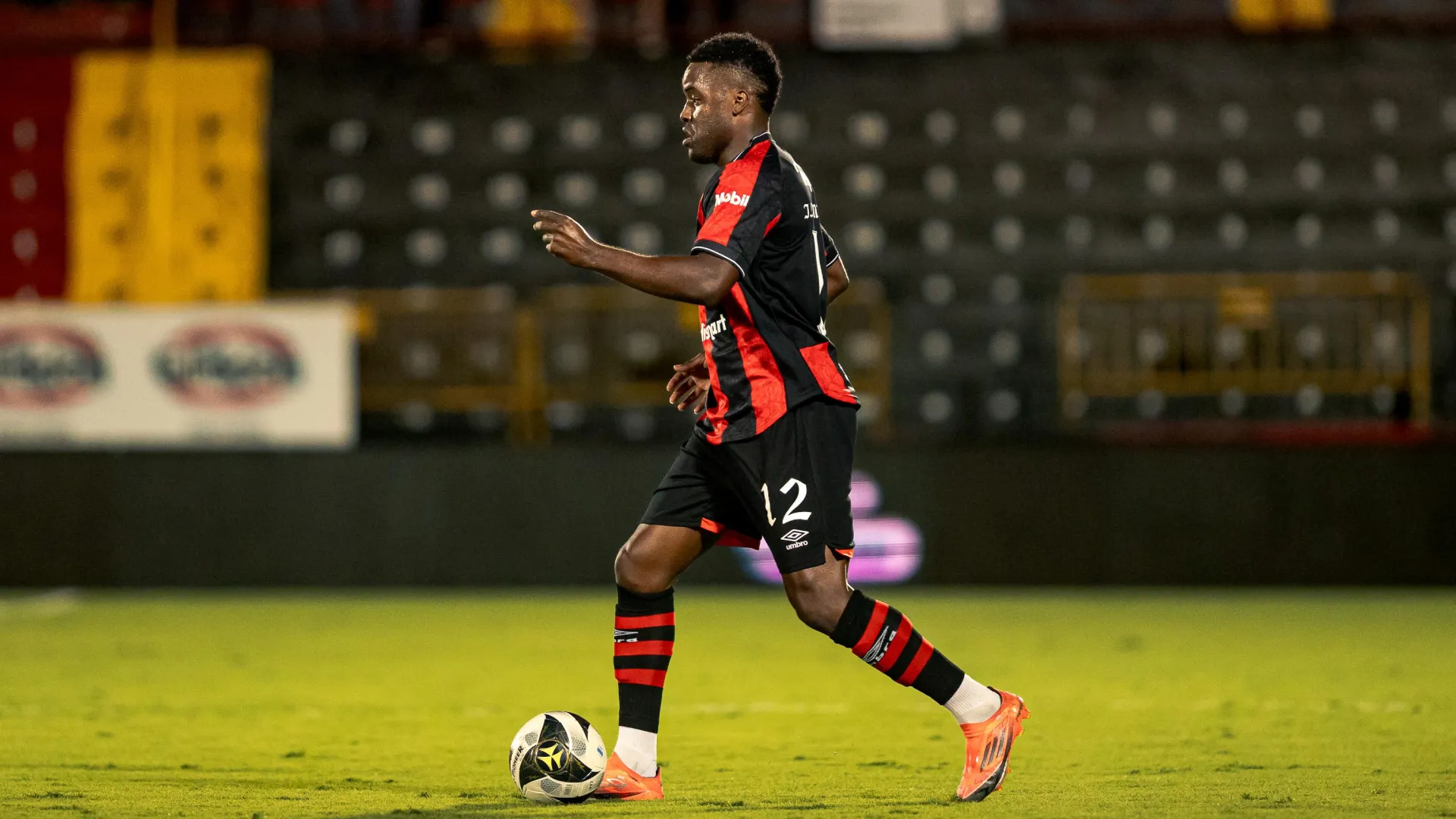 Saprissa y Herediano lo descartaron, Alajuelense le marcó la salida y el futuro de Joel Campbell tiene destino: "En el extranjero"