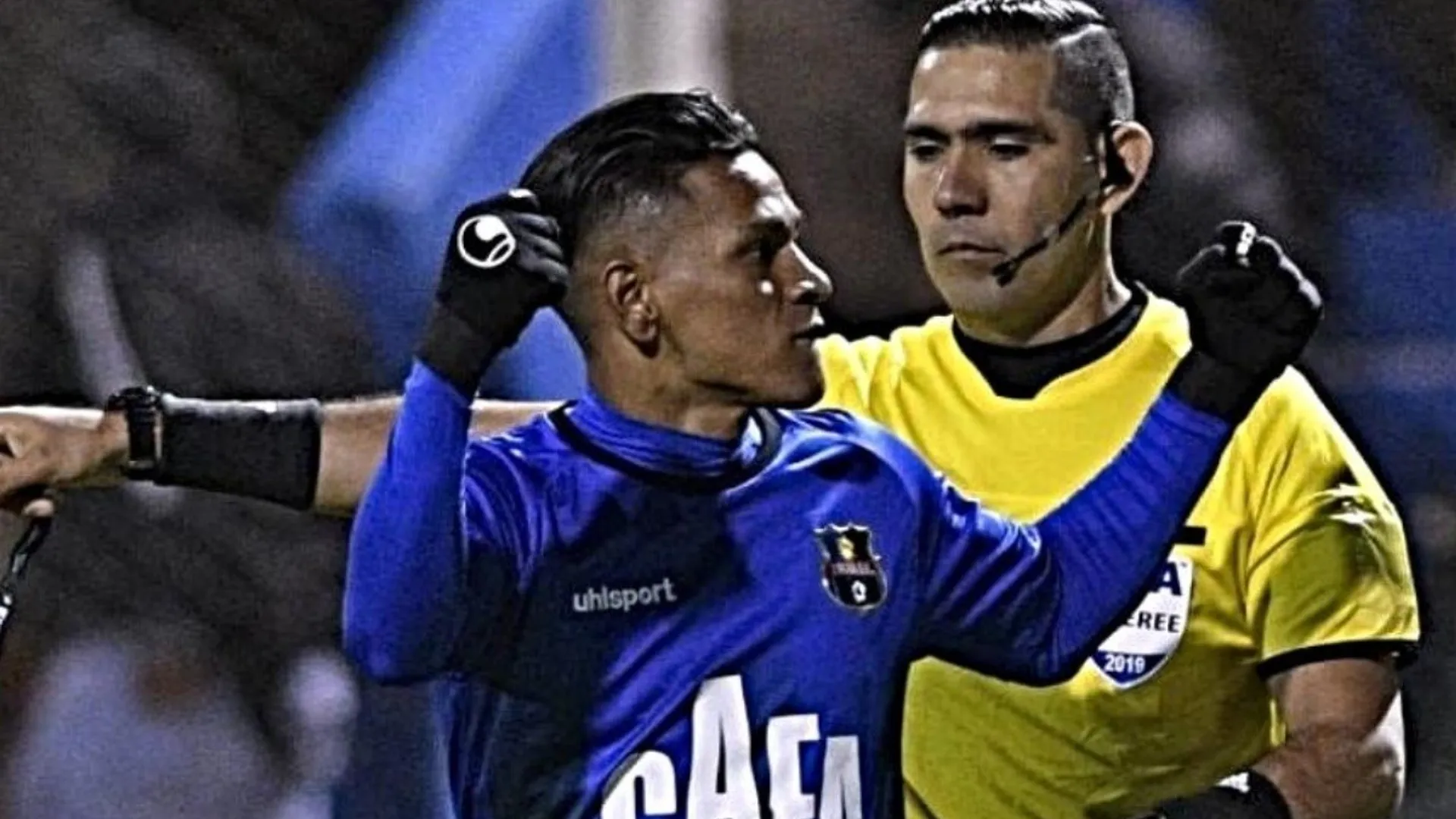 Catracho rumbo al fútbol de Angola, ¡con tres contratos firmados!
