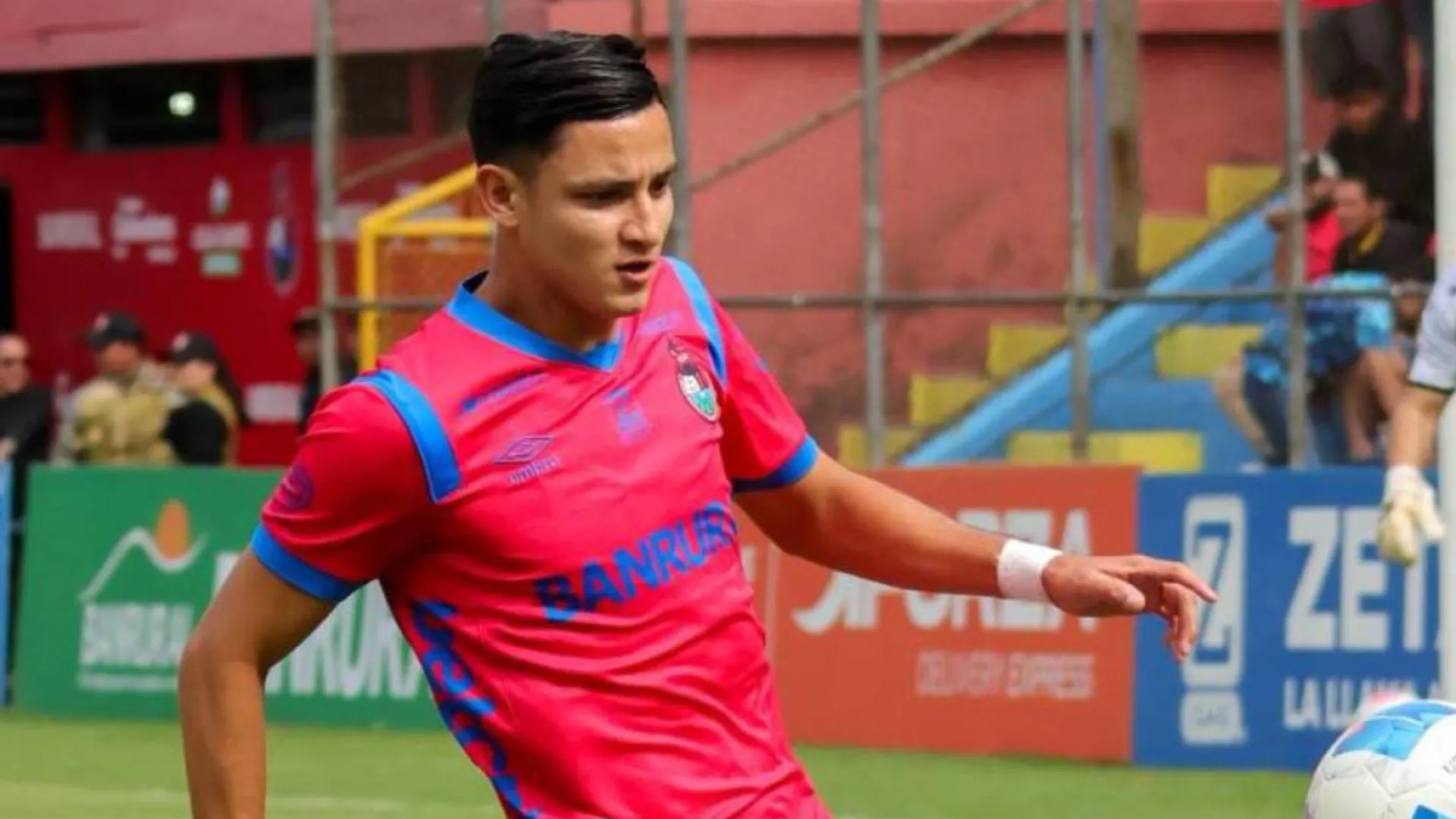 El Flaco Martínez sufre lesión de gravedad: Cuánto tiempo será baja para Municipal y la Selección de Guatemala