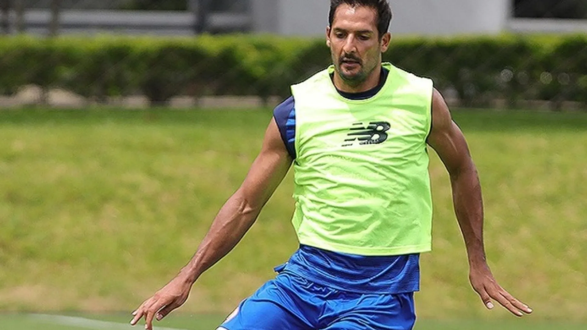 Celso Borges deja atrás su lesión y ya se entrena de lleno con La Sele