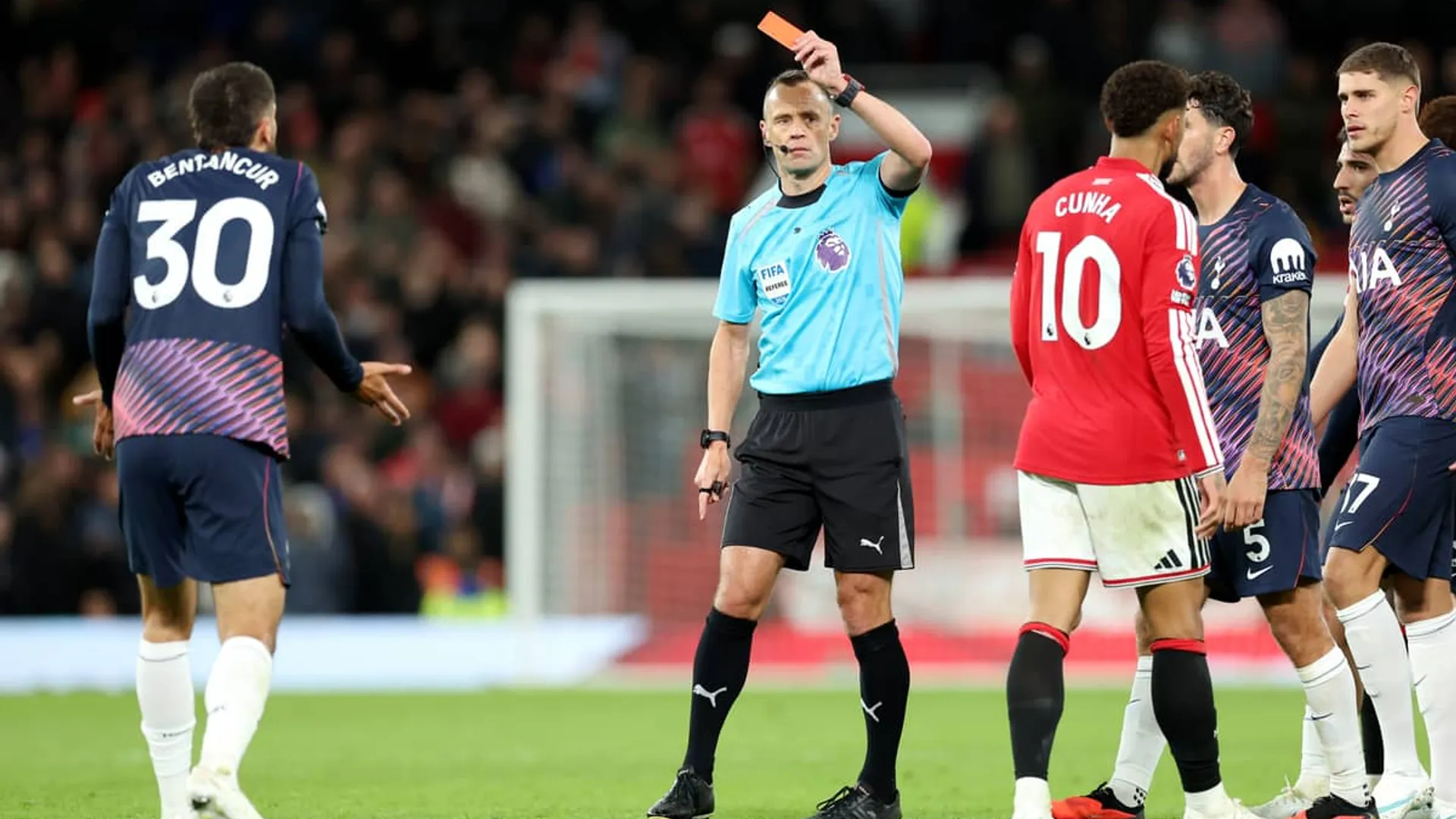 Tottenham rescató un 1-1 agónico ante Manchester United tras la expulsión de Bentancur