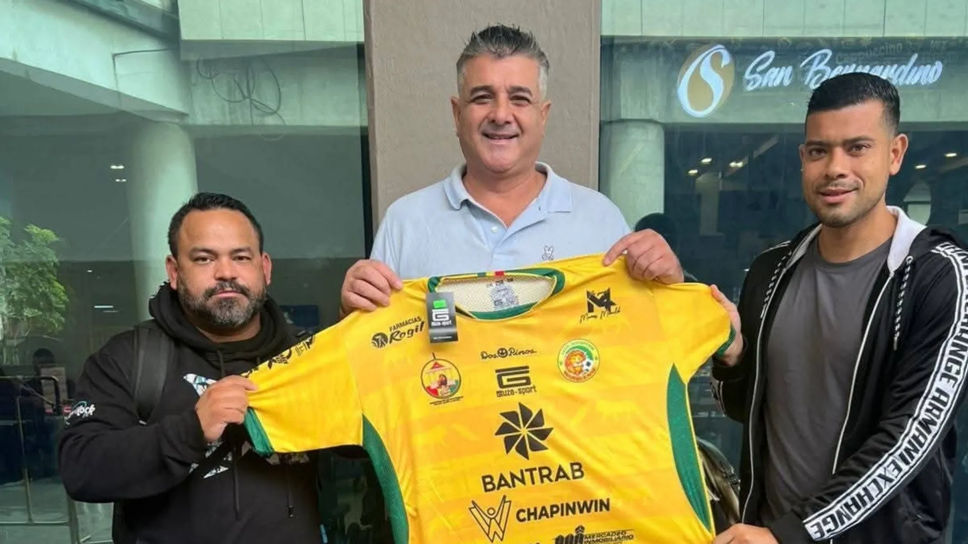 ¡Se confirman los primeros despidos! Diego Vásquez pasa la escoba tras ser contratado por Marquense