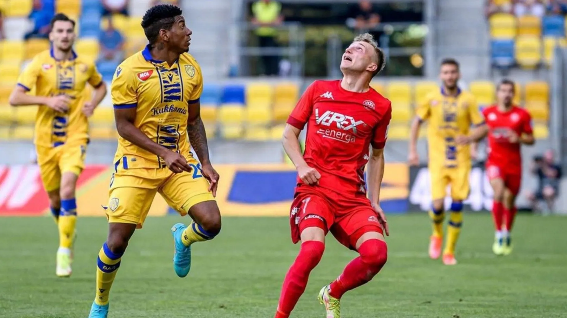 DAC de Blackman y Davis avanzan de ronda en la Conference League