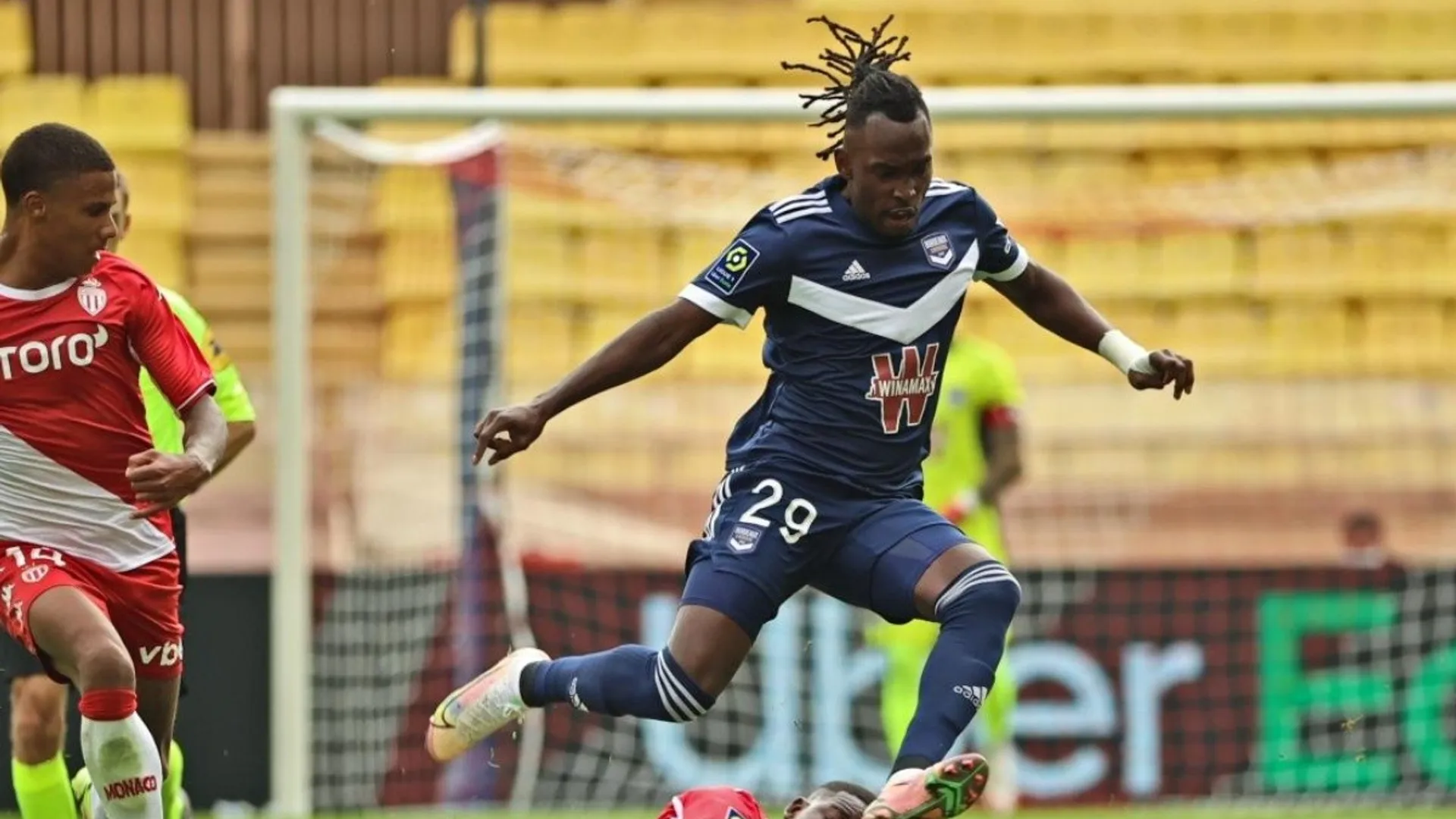 Alberth Elis realizó su debut con el Girondins de Burdeos en la Ligue1