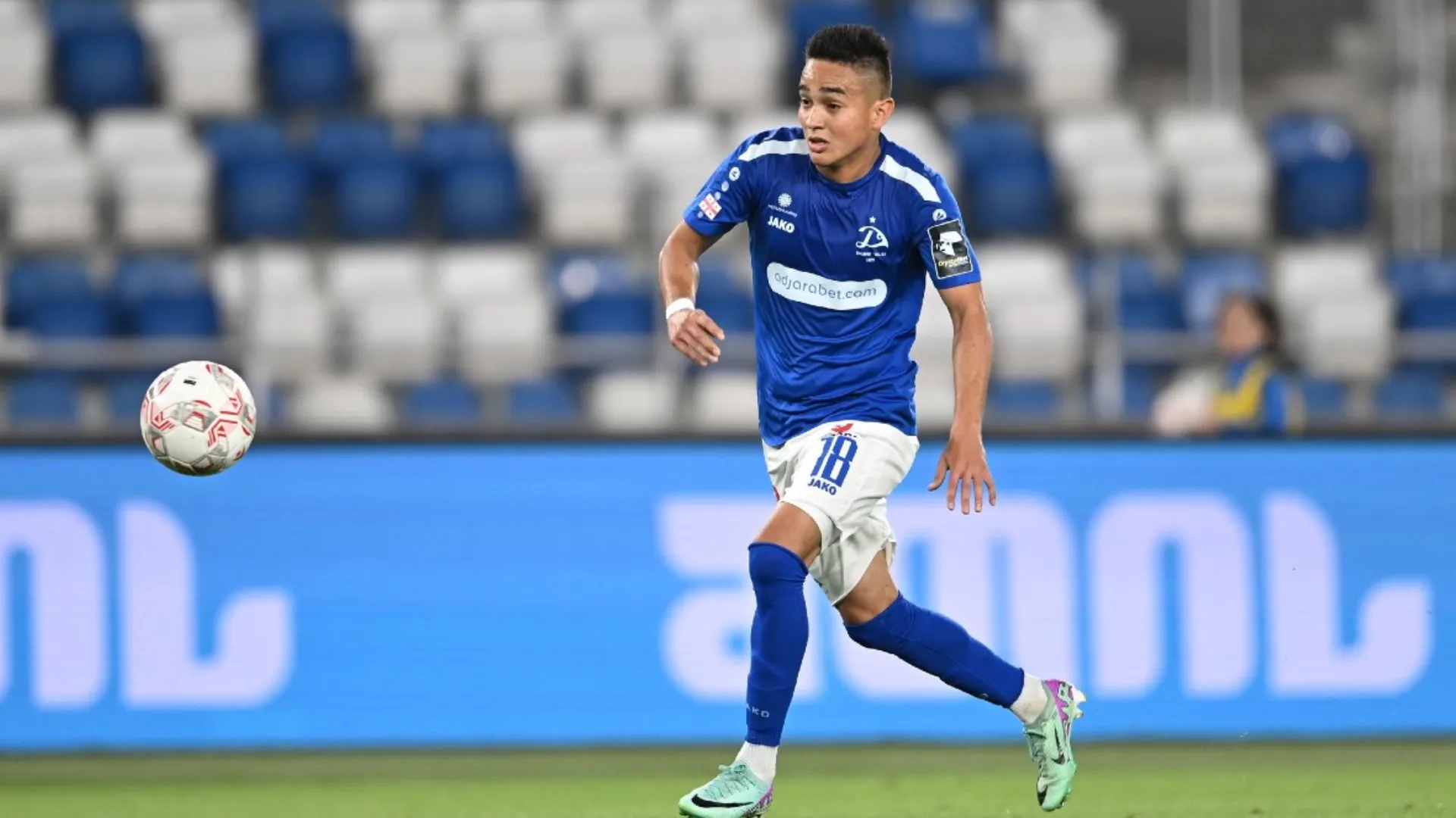 Fuerte golpe para Oscar Santis en el futbol de Europa