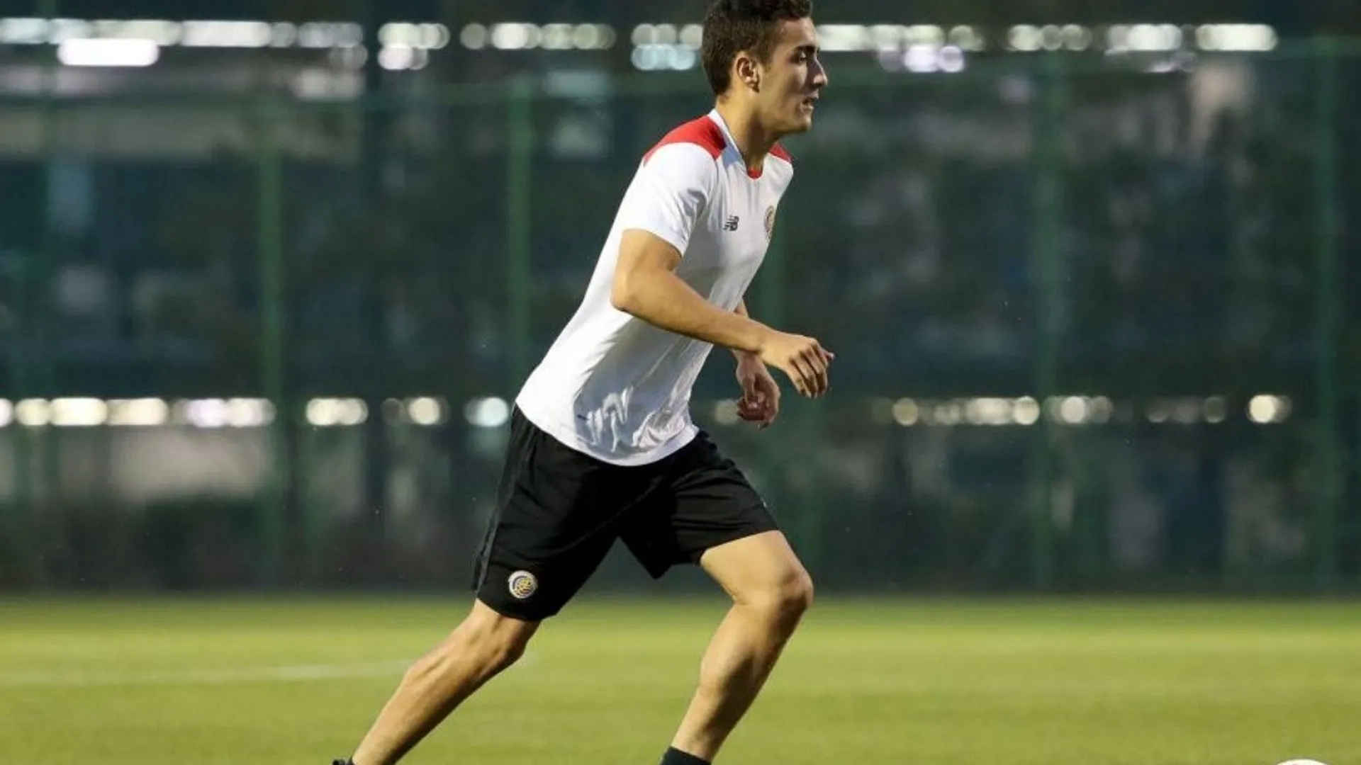 Bernard Alfaro habló tras los elogios por su buen partido con La Sele