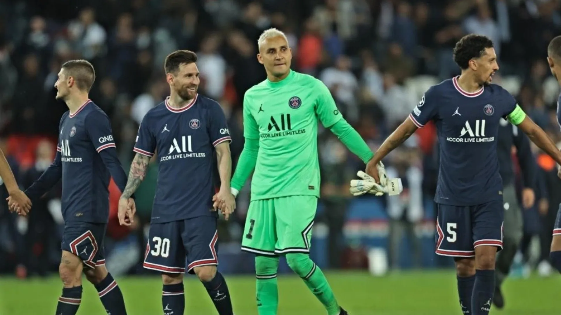 Keylor Navas envió un mensaje a la afición del PSG tras la victoria en Champions League